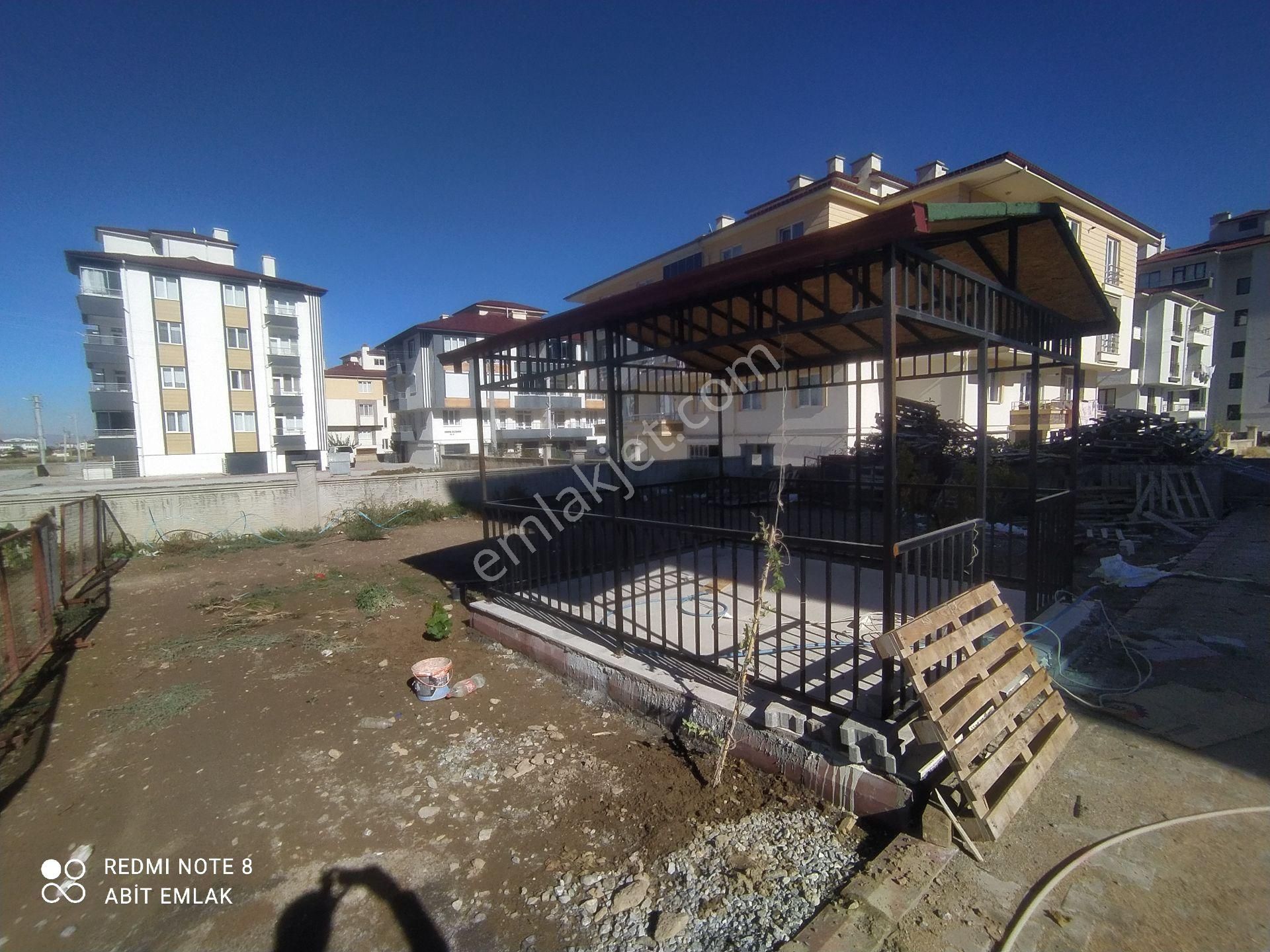 Tunçez Gm Satılık 2+1 Geniş 2 Yıllık Kombili Mantolu Zeminden Asansörlü Daire - Görsel 26