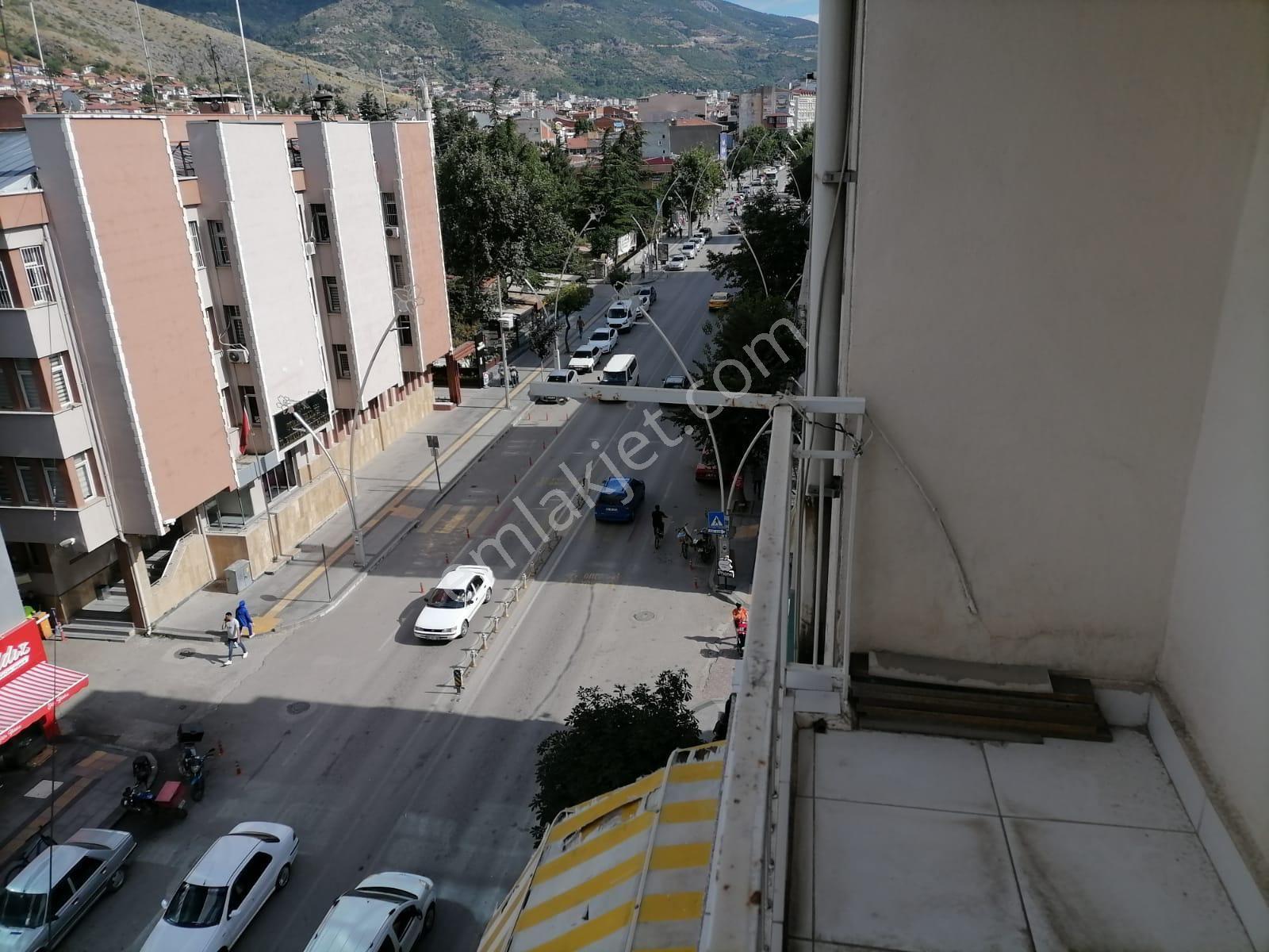 Tokat Merkez Emniyet Müdürlüğü Karşısı Kiralık3+1 Daire - Görsel 4