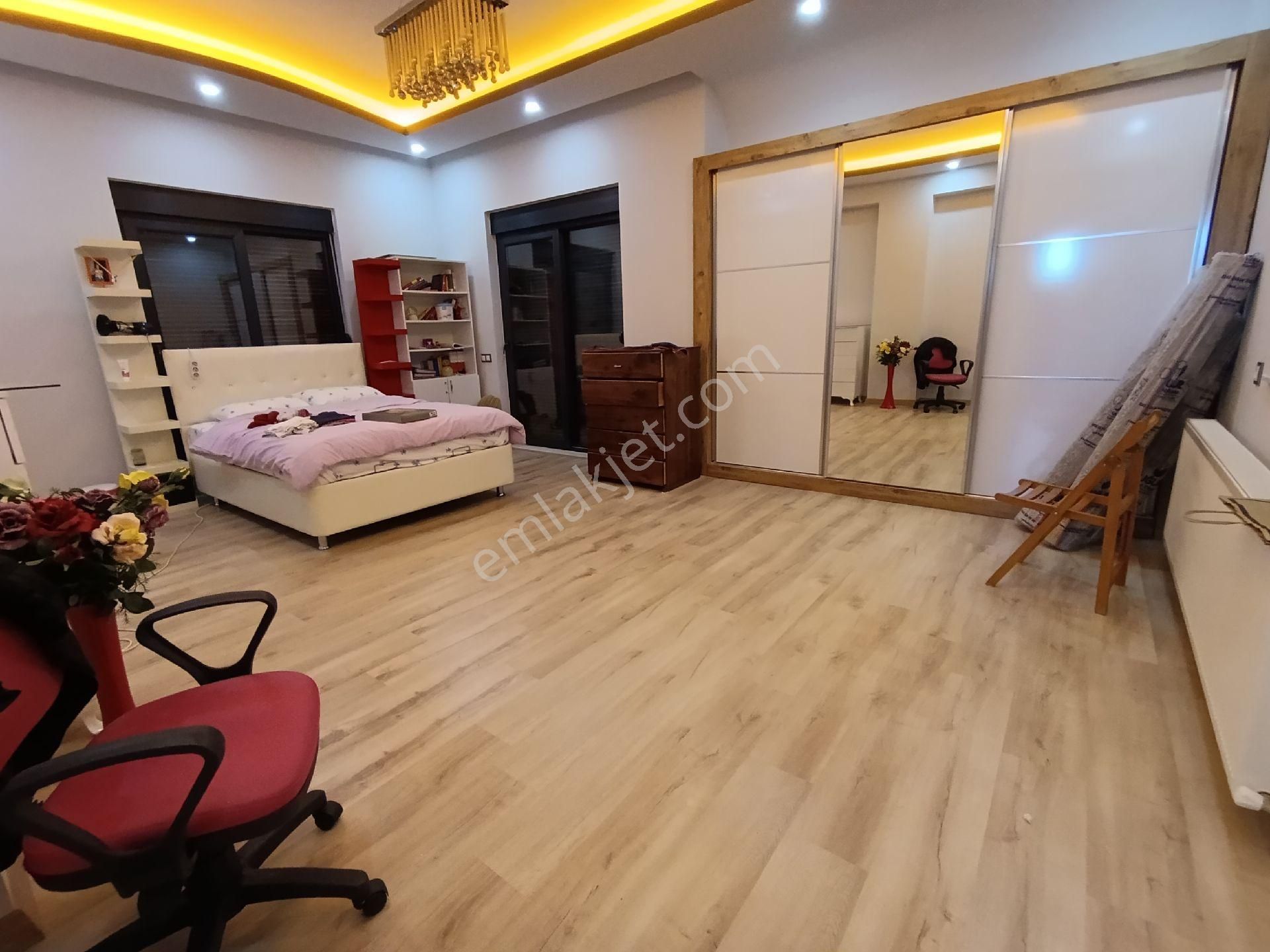 Bahçeyaka'da Merkeze Yakın Satılık 3 Katli Villa - Görsel 15