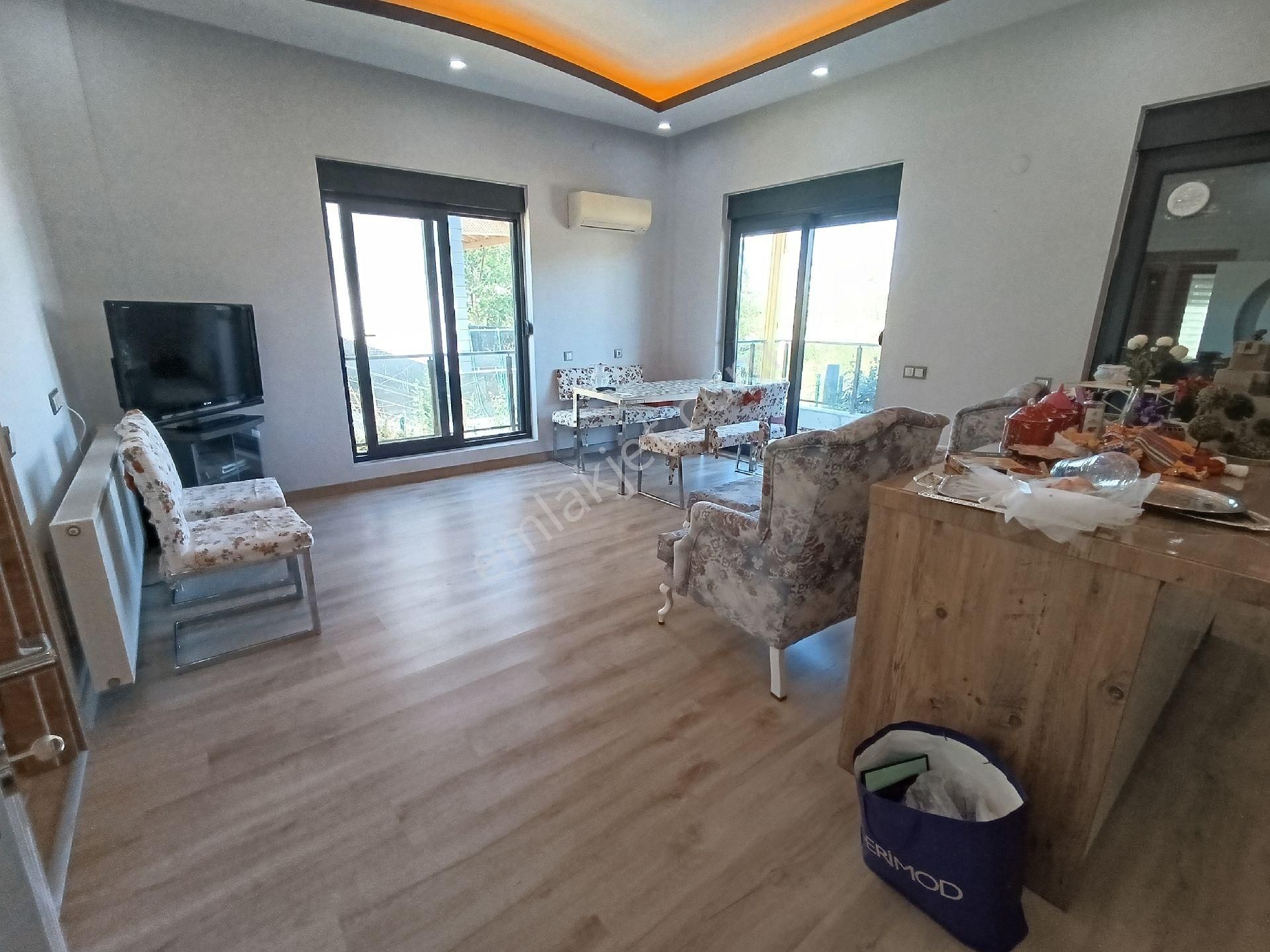 Bahçeyaka'da Merkeze Yakın Satılık 3 Katli Villa - Görsel 2