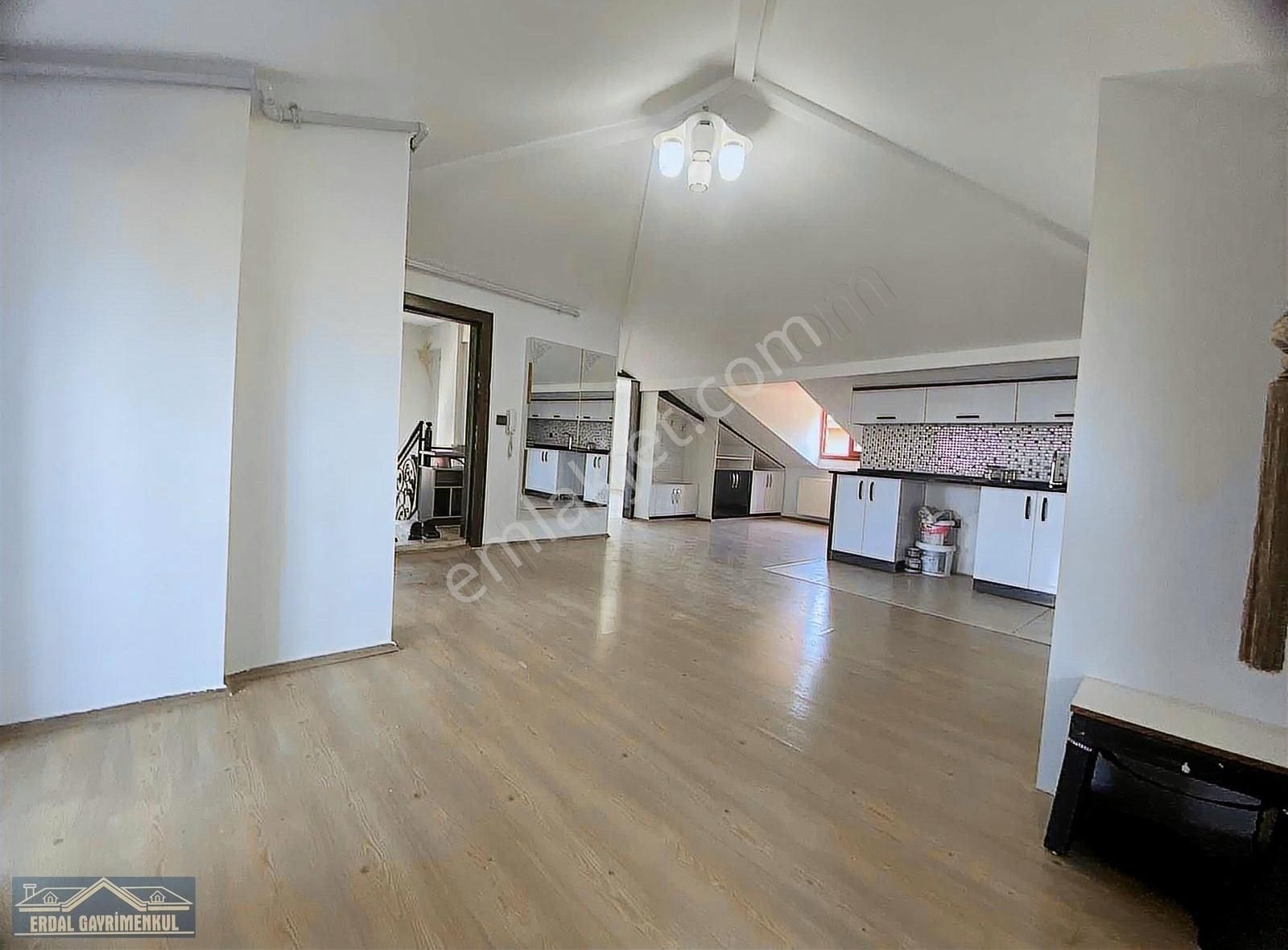 İçi Yenilenmiş Masrafsız 3+1 Daire - Görsel 11