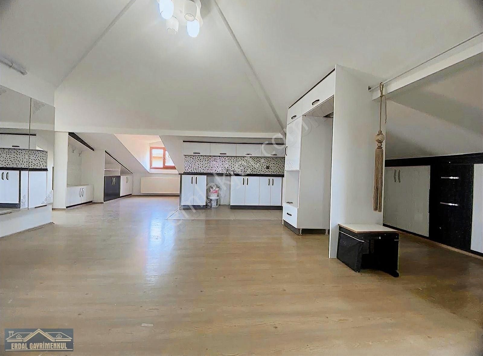 İçi Yenilenmiş Masrafsız 3+1 Daire - Görsel 5