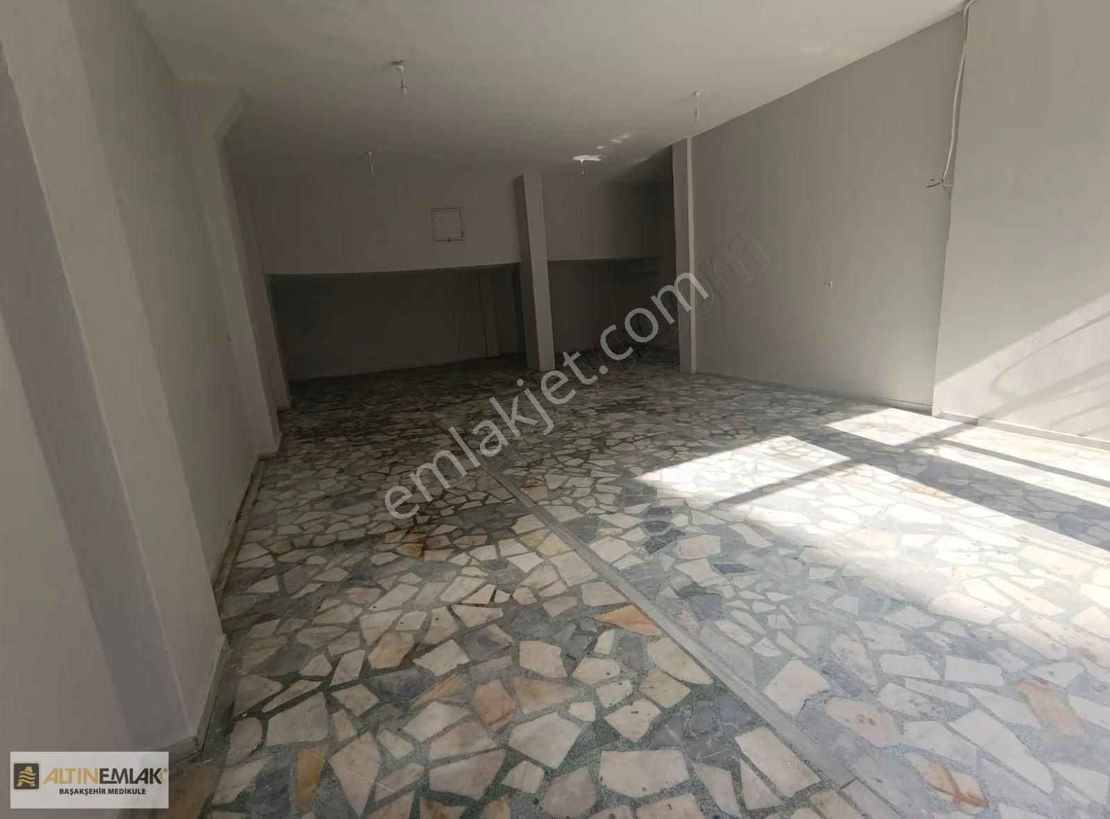 Bağcılar Asfalttında Üç Adet Kiralıkdükkan - Görsel 33