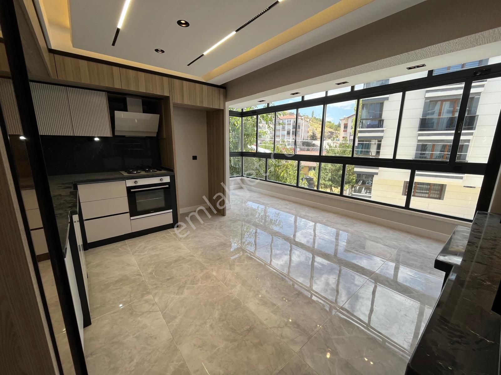 Ana Cade'ye Yakın Evebeyn Banyolu Sıfır Ulra Lüx Daire - Görsel 2