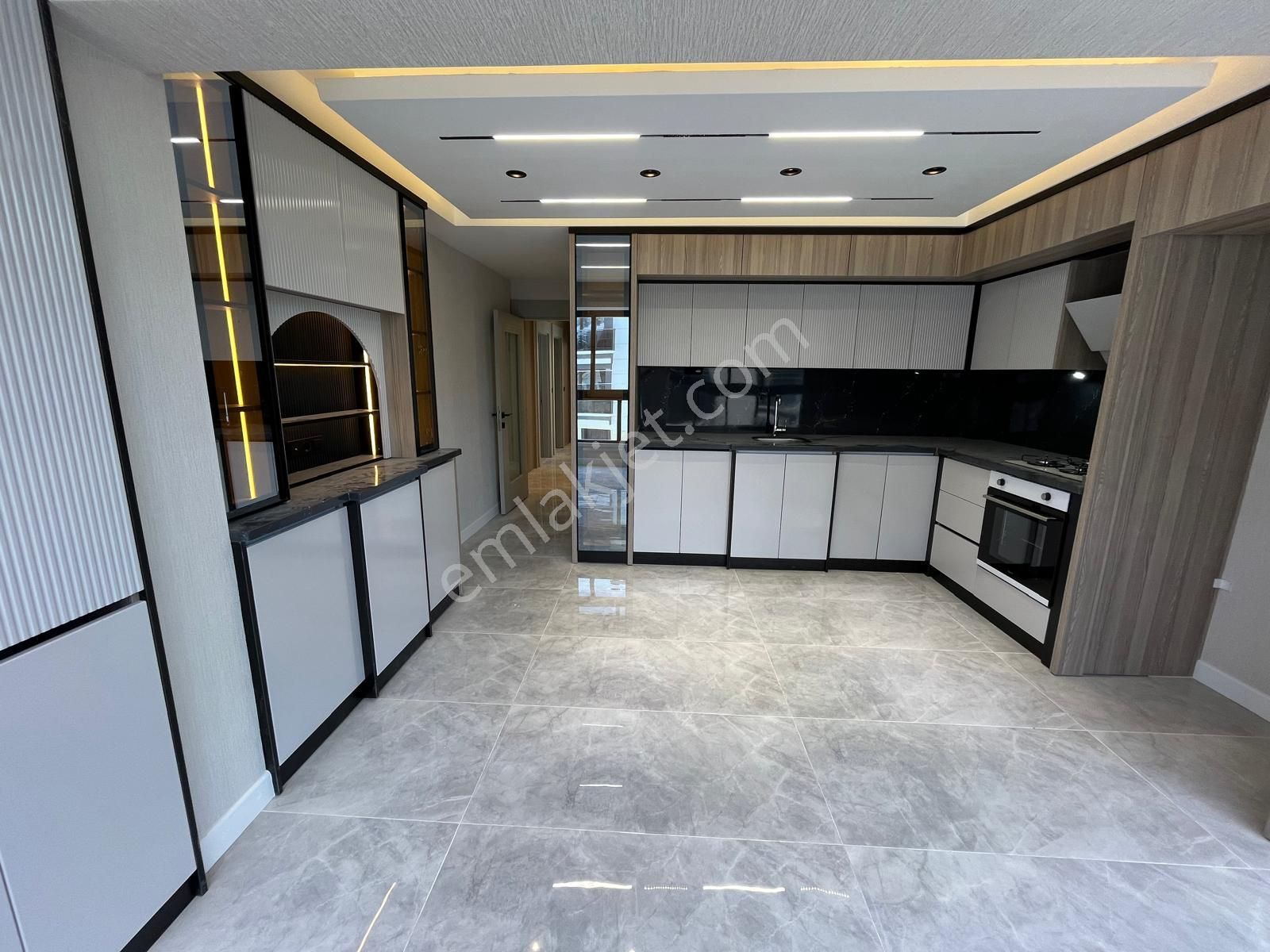 Ana Cade'ye Yakın Evebeyn Banyolu Sıfır Ulra Lüx Daire - Görsel 22