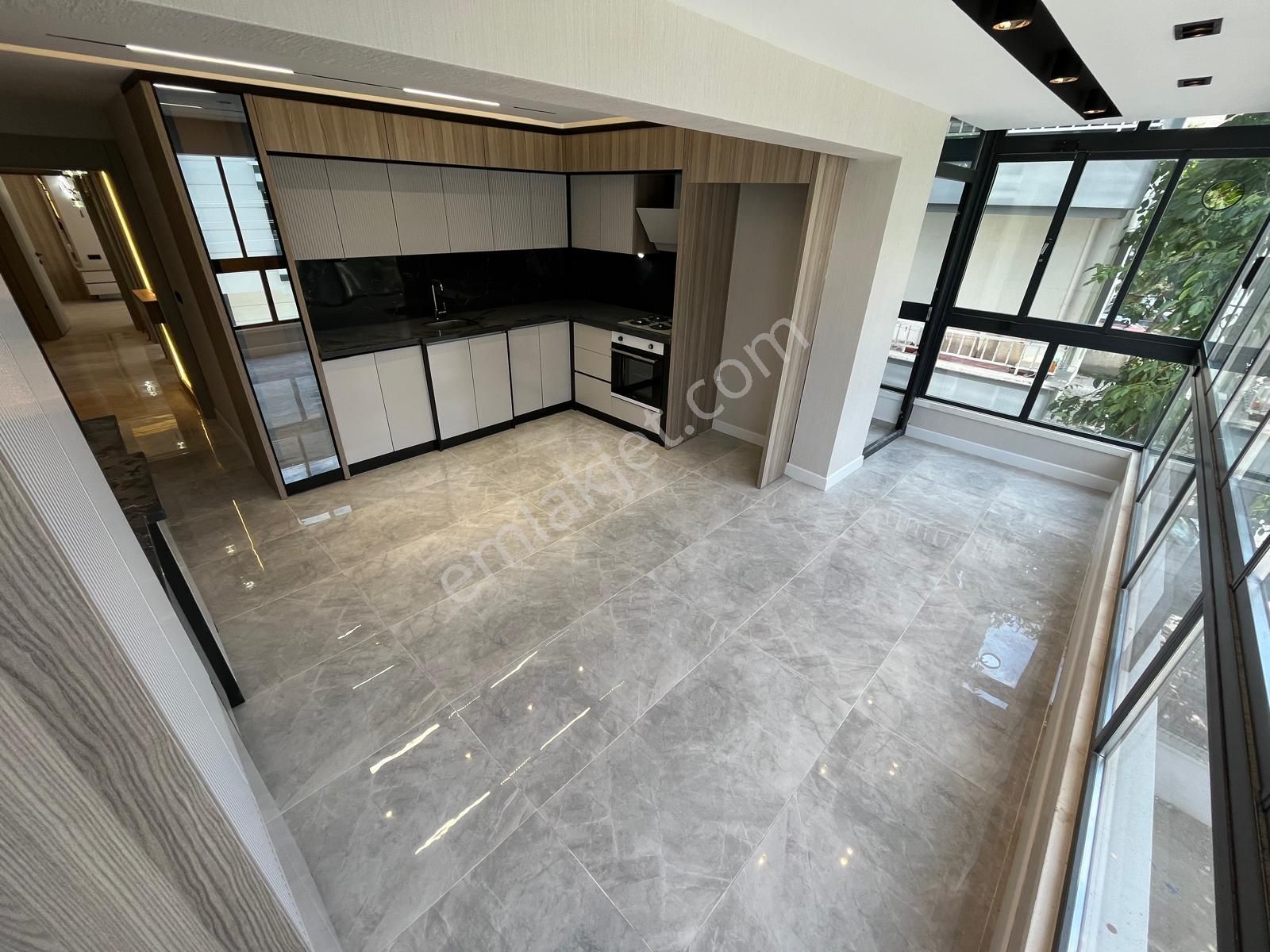 Ana Cade'ye Yakın Evebeyn Banyolu Sıfır Ulra Lüx Daire