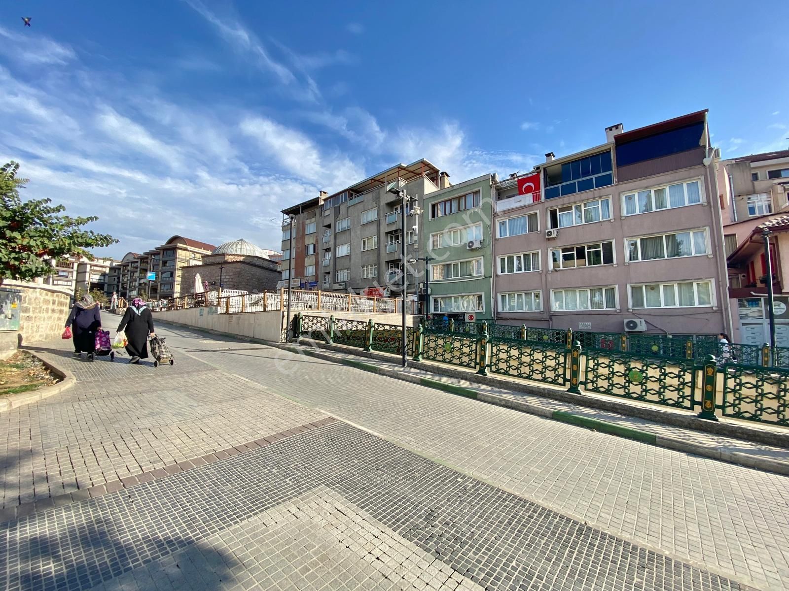 Şehrin Manevi Kalbi Emirsultan Camii’ne Komşu Satılık Daire - Görsel 16