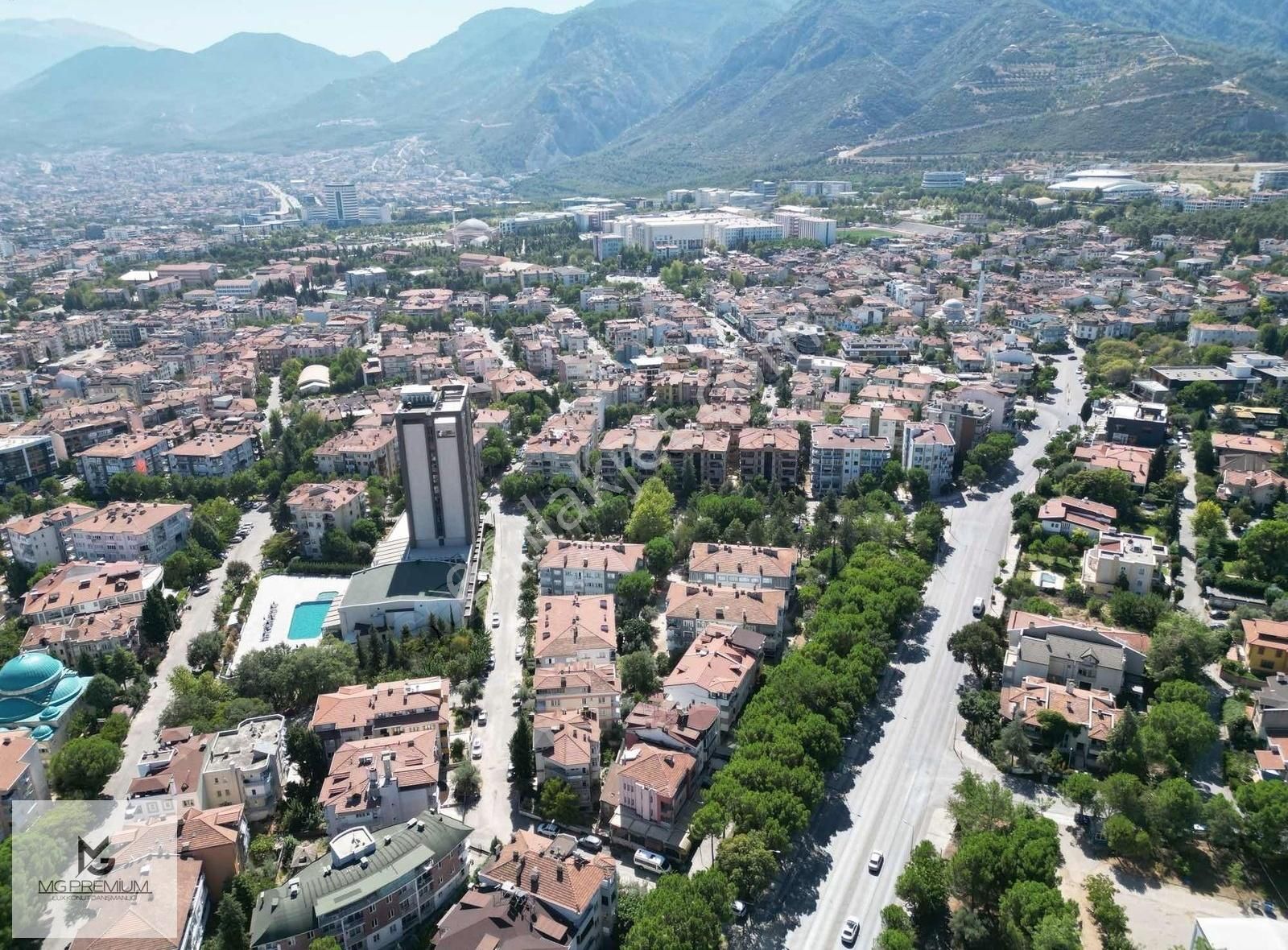 Mg Premium'dan Fırsat Çamlık Mevki Cadde Yakını Emsalsiz 1+1 !