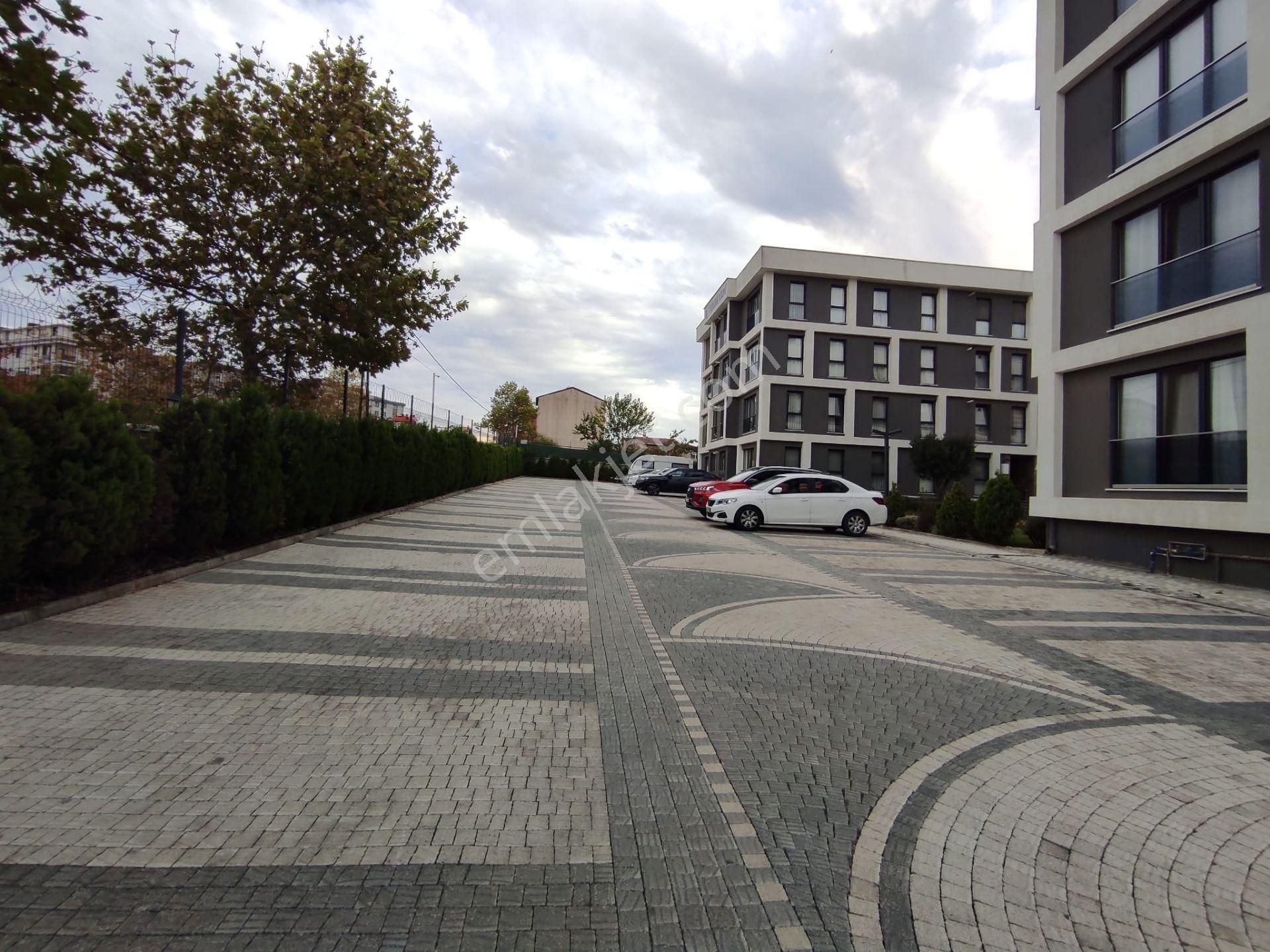 Yenidoğan Da Havuzlu Açık Otoparklı Az Katlı Sitede 1+1 Eşyalı - Görsel 3