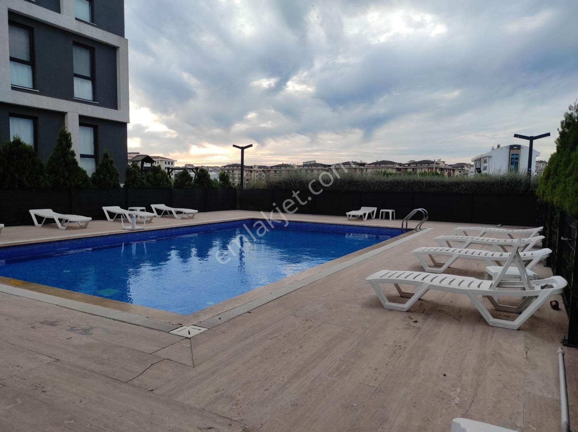 Yenidoğan Da Havuzlu Açık Otoparklı Az Katlı Sitede 1+1 Eşyalı - Görsel 9