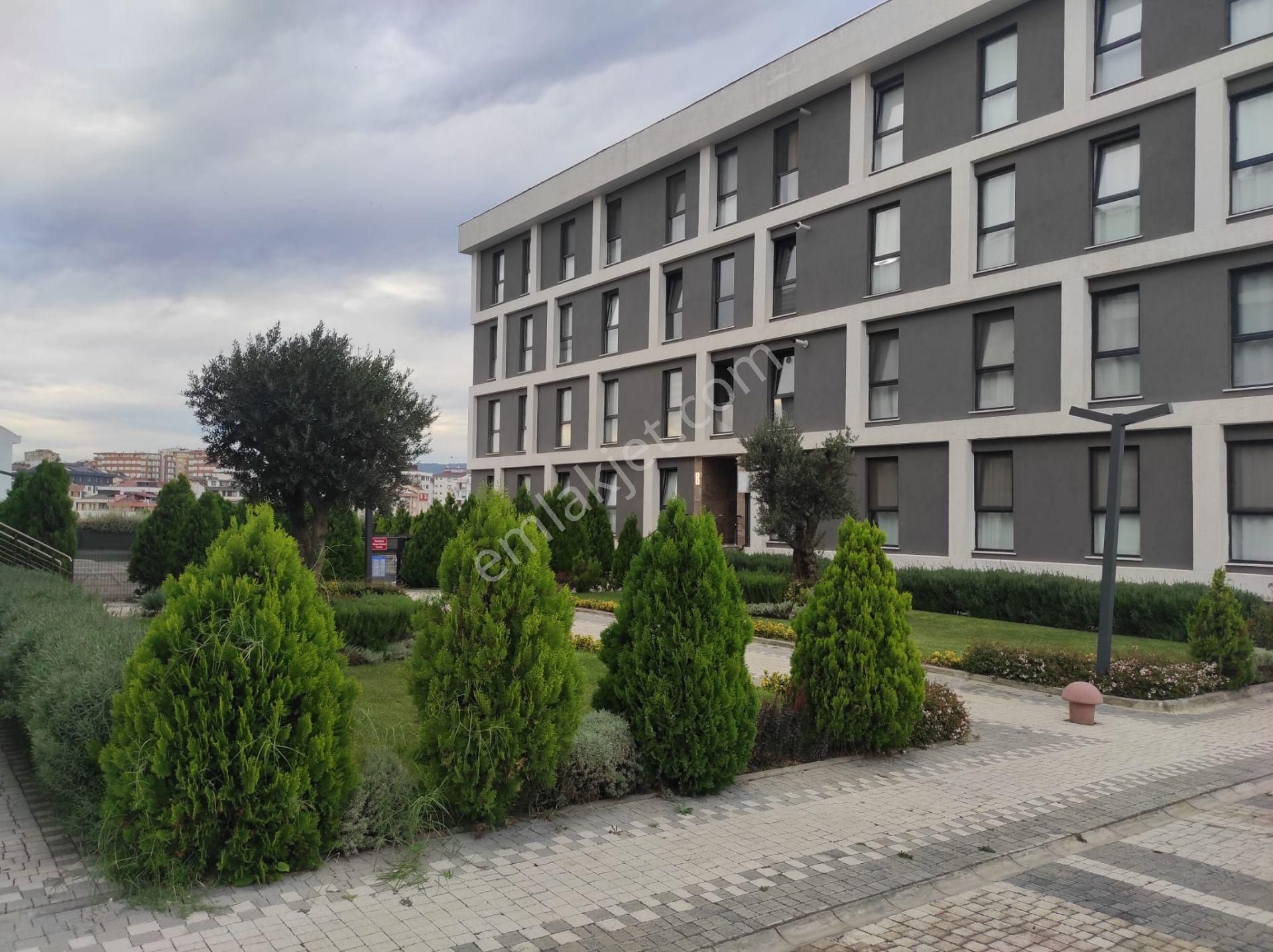 Yenidoğan Da Havuzlu Açık Otoparklı Az Katlı Sitede 1+1 Eşyalı - Görsel 5