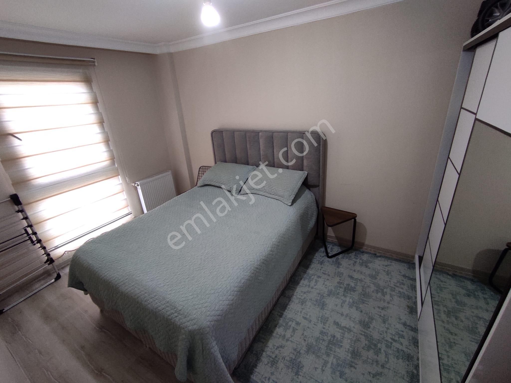 Yenidoğan Da Havuzlu Açık Otoparklı Az Katlı Sitede 1+1 Eşyalı - Görsel 31