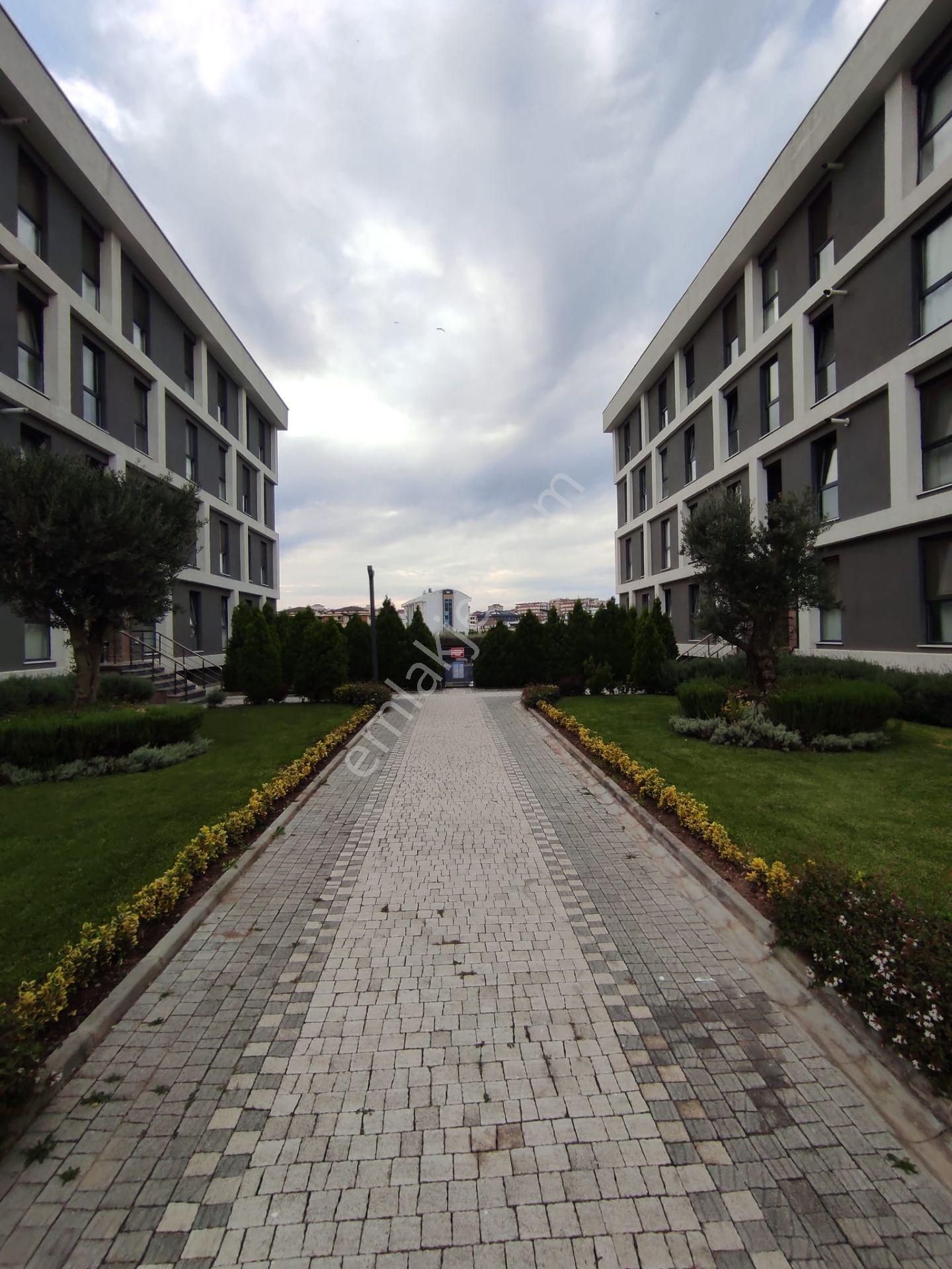 Yenidoğan Da Havuzlu Açık Otoparklı Az Katlı Sitede 1+1 Eşyalı - Görsel 7