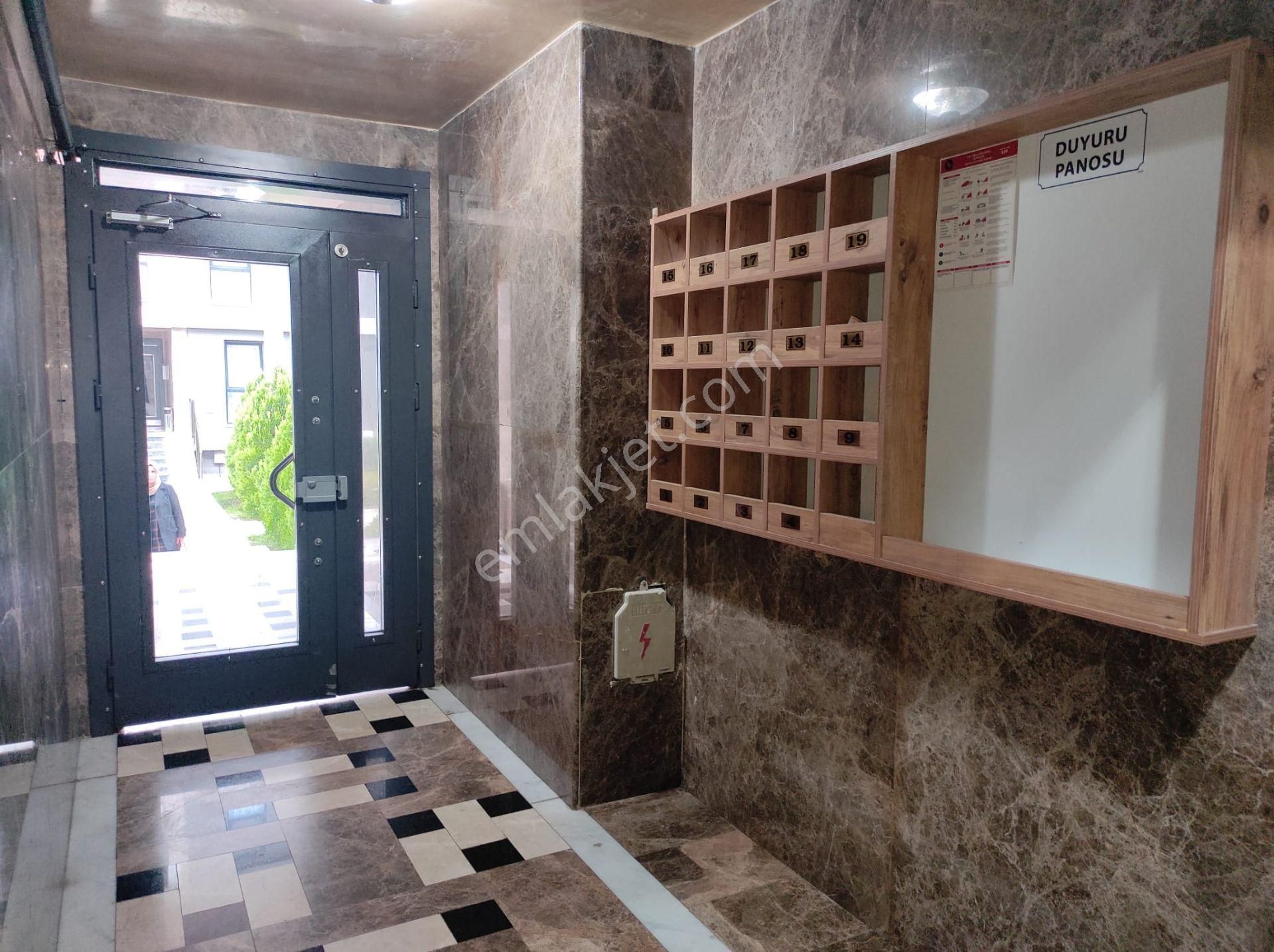 Yenidoğan Da Havuzlu Açık Otoparklı Az Katlı Sitede 1+1 Eşyalı - Görsel 16