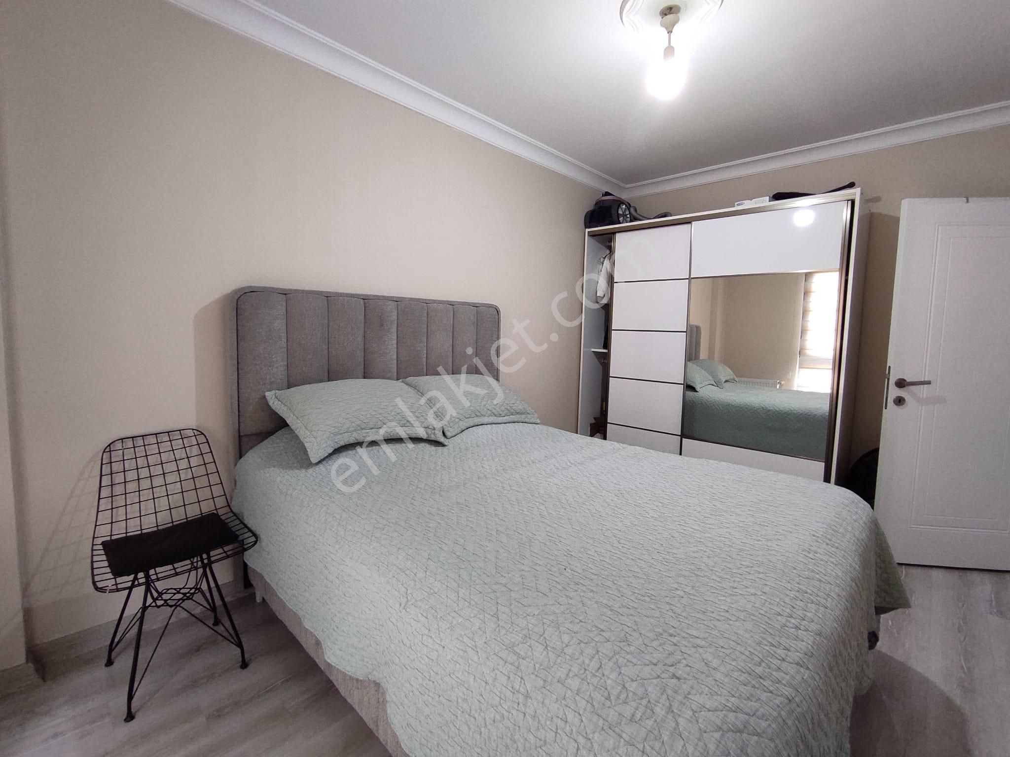 Yenidoğan Da Havuzlu Açık Otoparklı Az Katlı Sitede 1+1 Eşyalı - Görsel 33