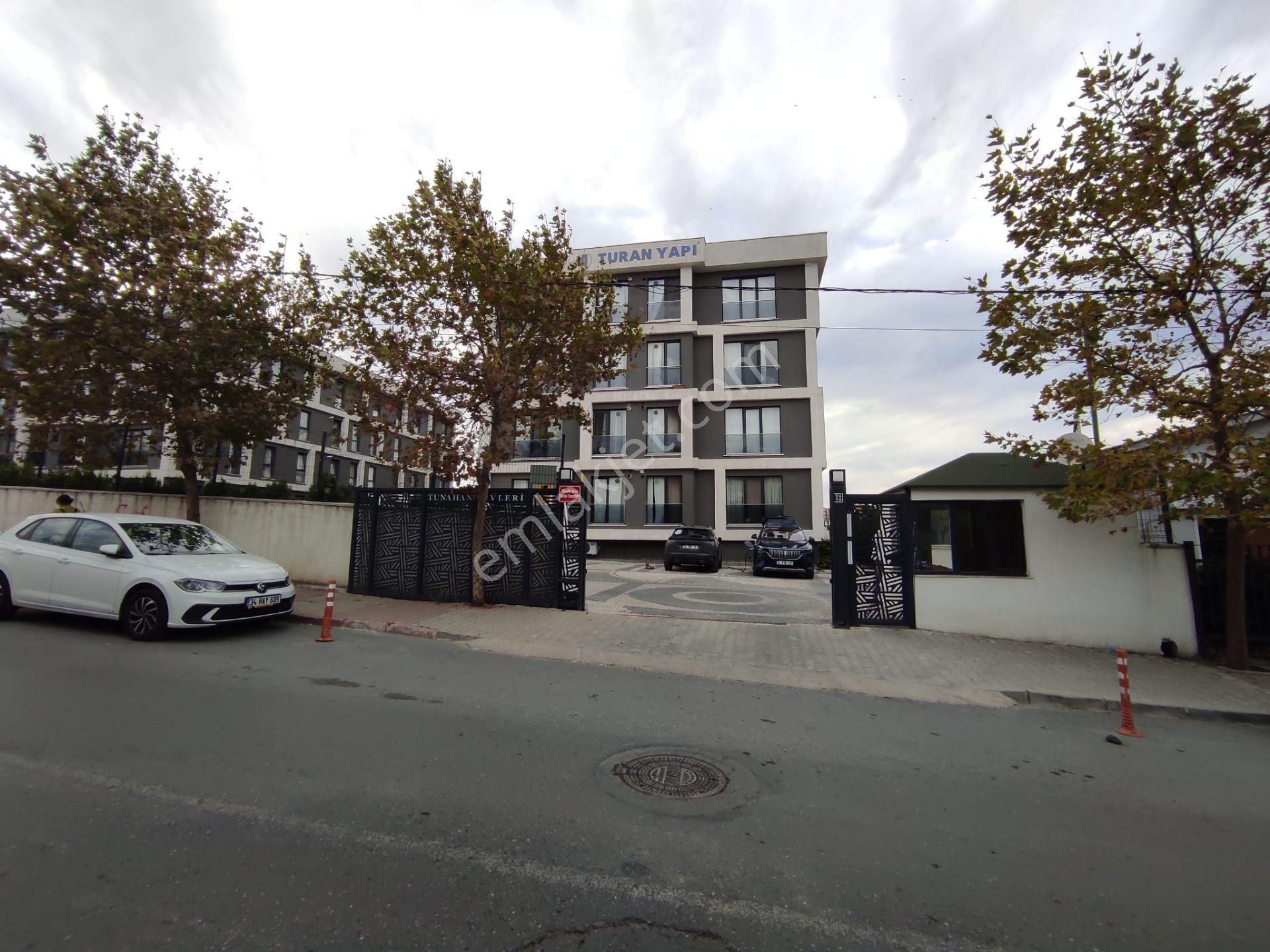 Yenidoğan Da Havuzlu Açık Otoparklı Az Katlı Sitede 1+1 Eşyalı - Görsel 2