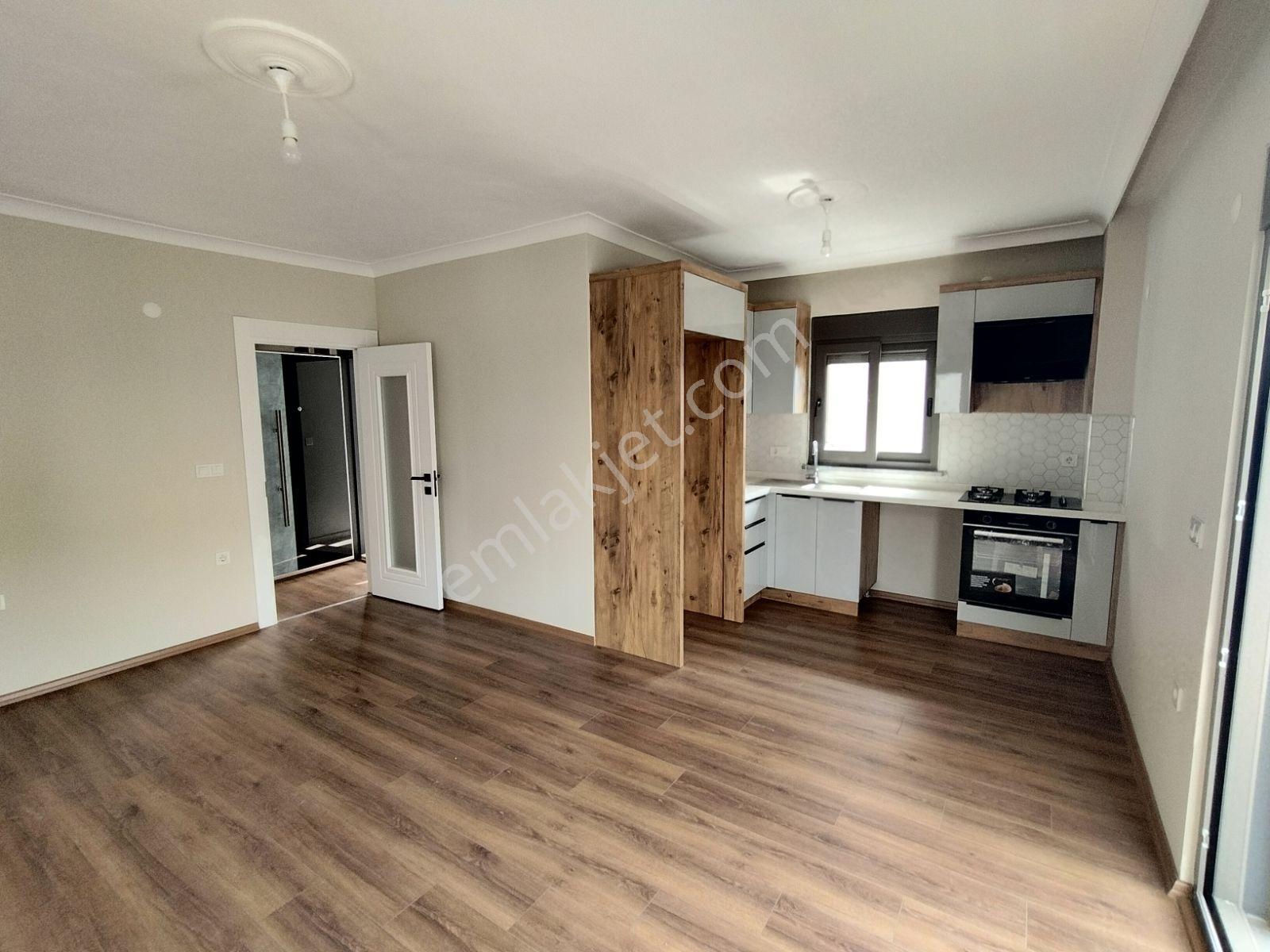 Güçlü Kardeşlerden Altınoluk Merkezde Ara Kat 2+1 Sıfır Daire - Görsel 3
