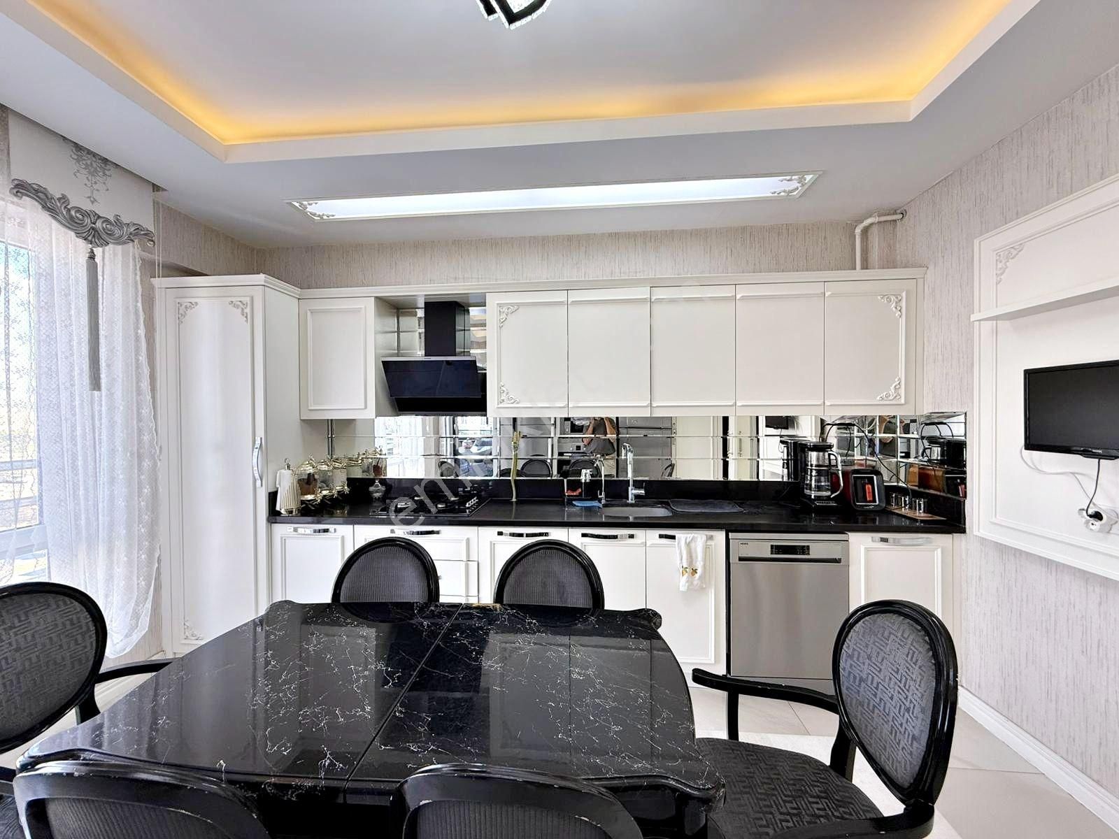 Fıstıklık'ta Bölgenin Gözdesi Ön Cephe Masrafsız Ultra Lüx 3+1 - Görsel 4