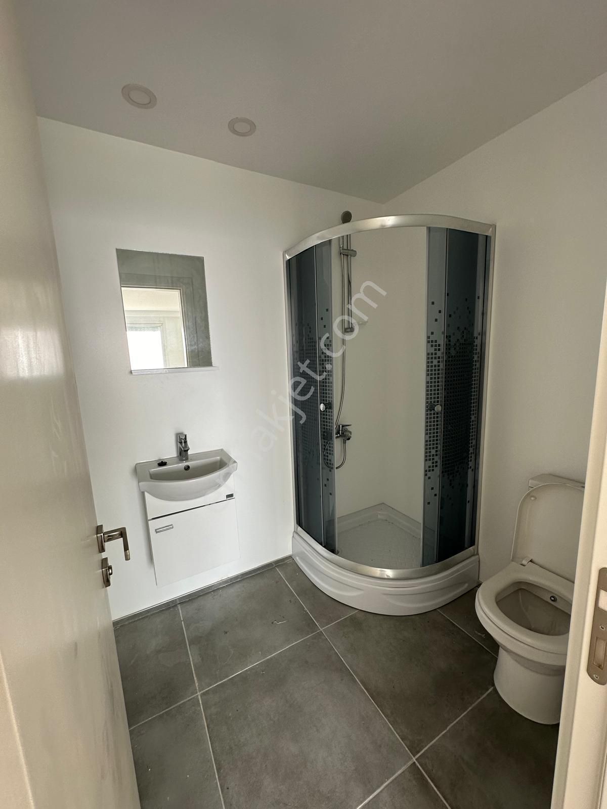 Eşsiz Manzarasıyla Havuzlu Sitede 3+1 Bahçe Katı Dubleks Daire - Görsel 18