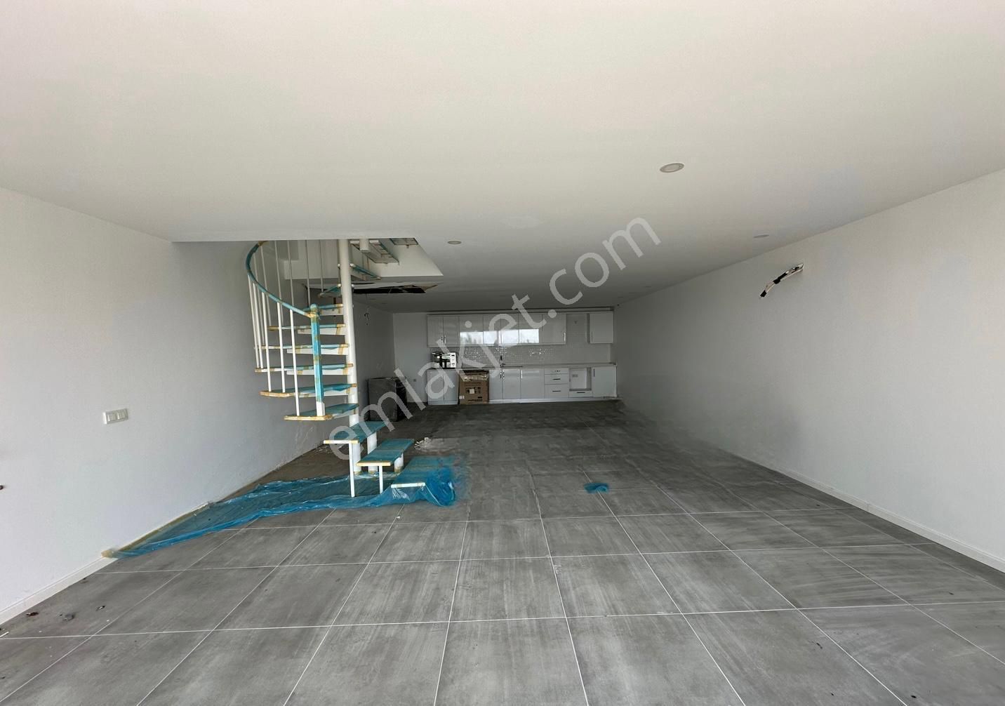 Eşsiz Manzarasıyla Havuzlu Sitede 3+1 Bahçe Katı Dubleks Daire - Görsel 5