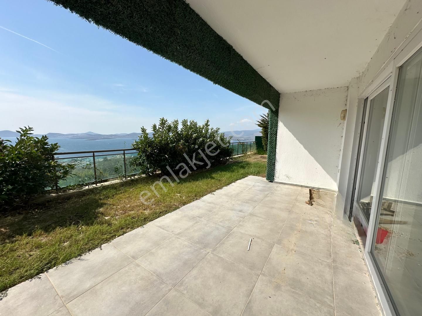 Eşsiz Manzarasıyla Havuzlu Sitede 3+1 Bahçe Katı Dubleks Daire - Görsel 3