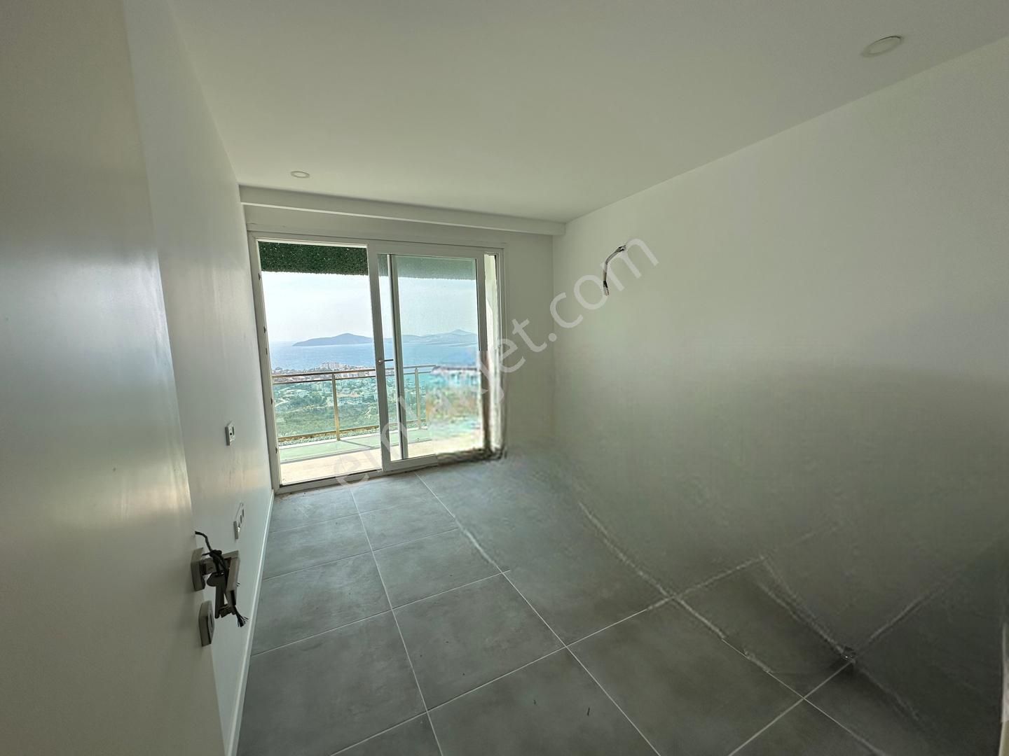 Eşsiz Manzarasıyla Havuzlu Sitede 3+1 Bahçe Katı Dubleks Daire - Görsel 17