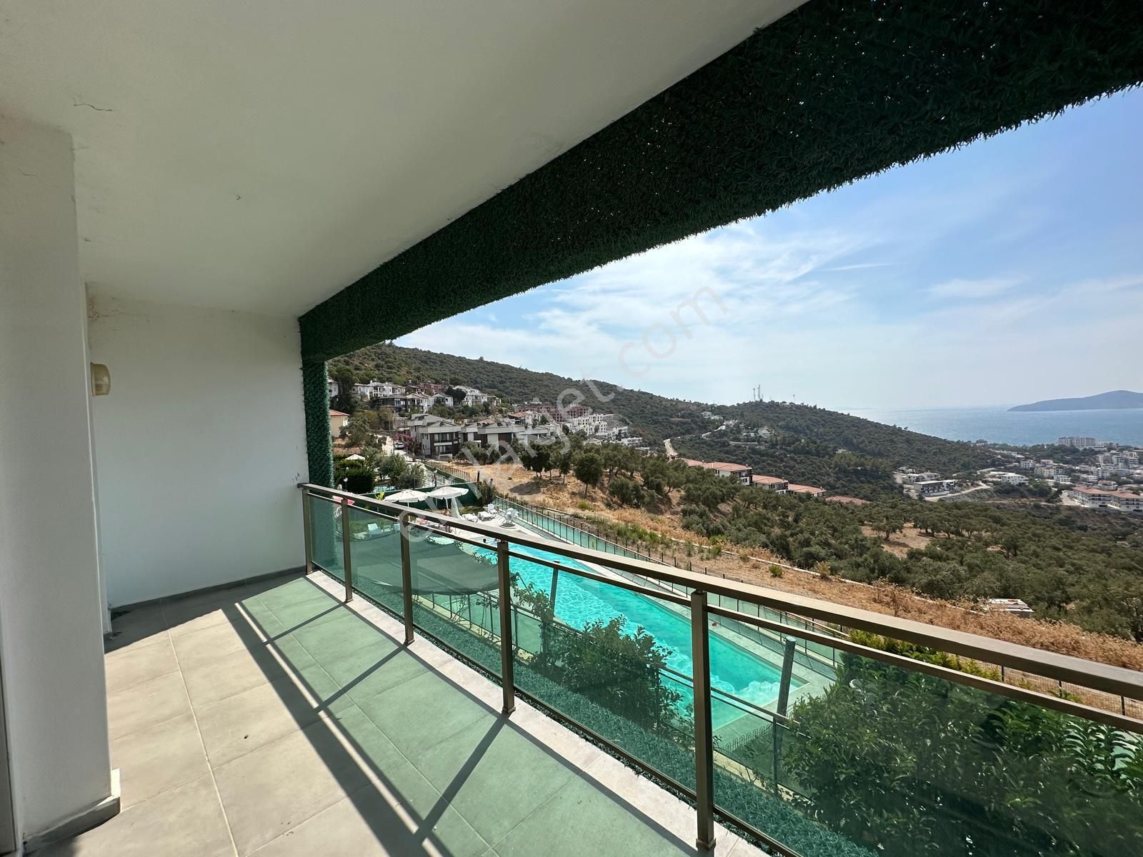 Eşsiz Manzarasıyla Havuzlu Sitede 3+1 Bahçe Katı Dubleks Daire - Görsel 14