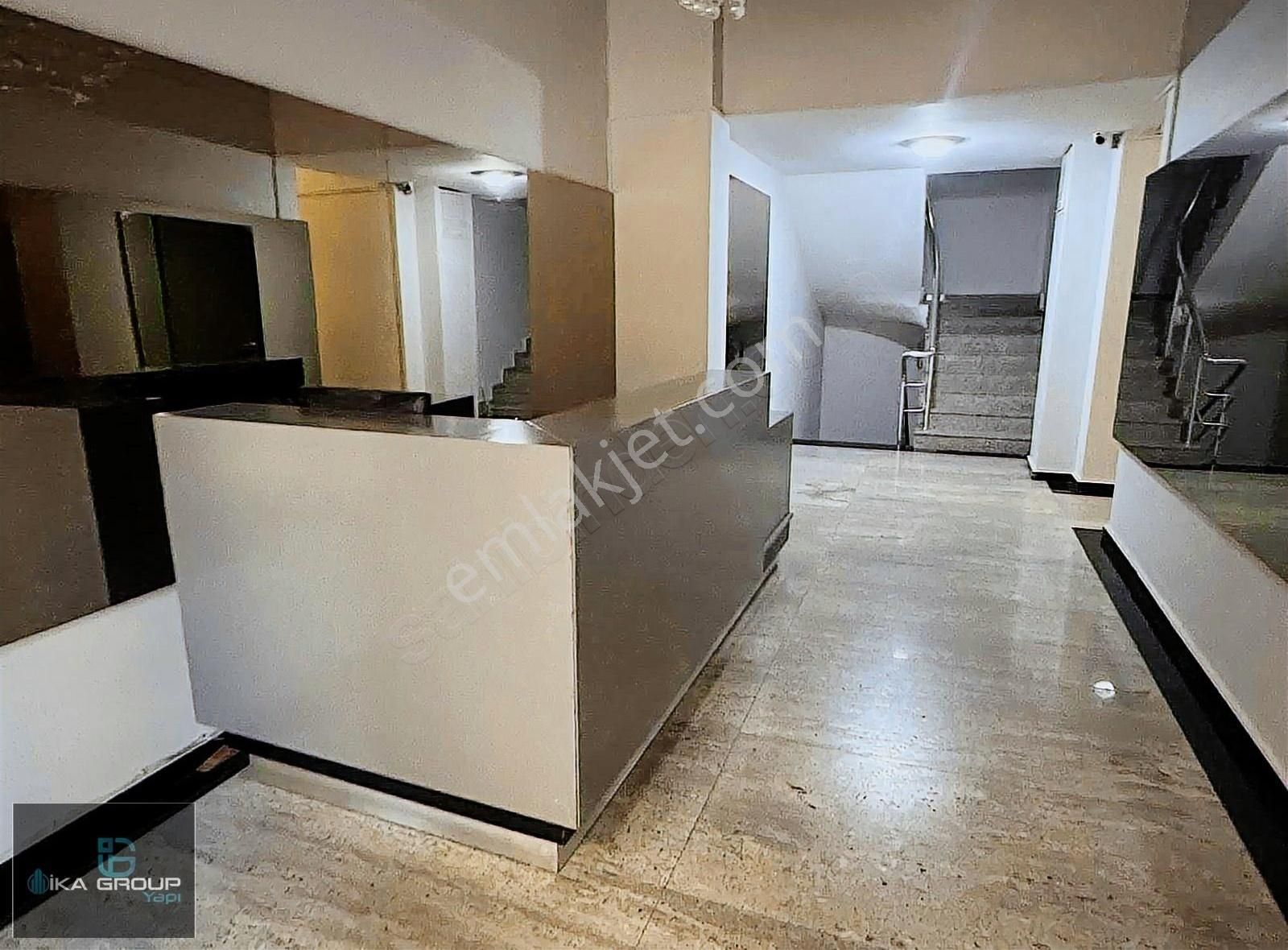 Site İçerisinde Metrobüse 2dk 2+1 170 M2 Teraslı Lüks Daire - Görsel 28