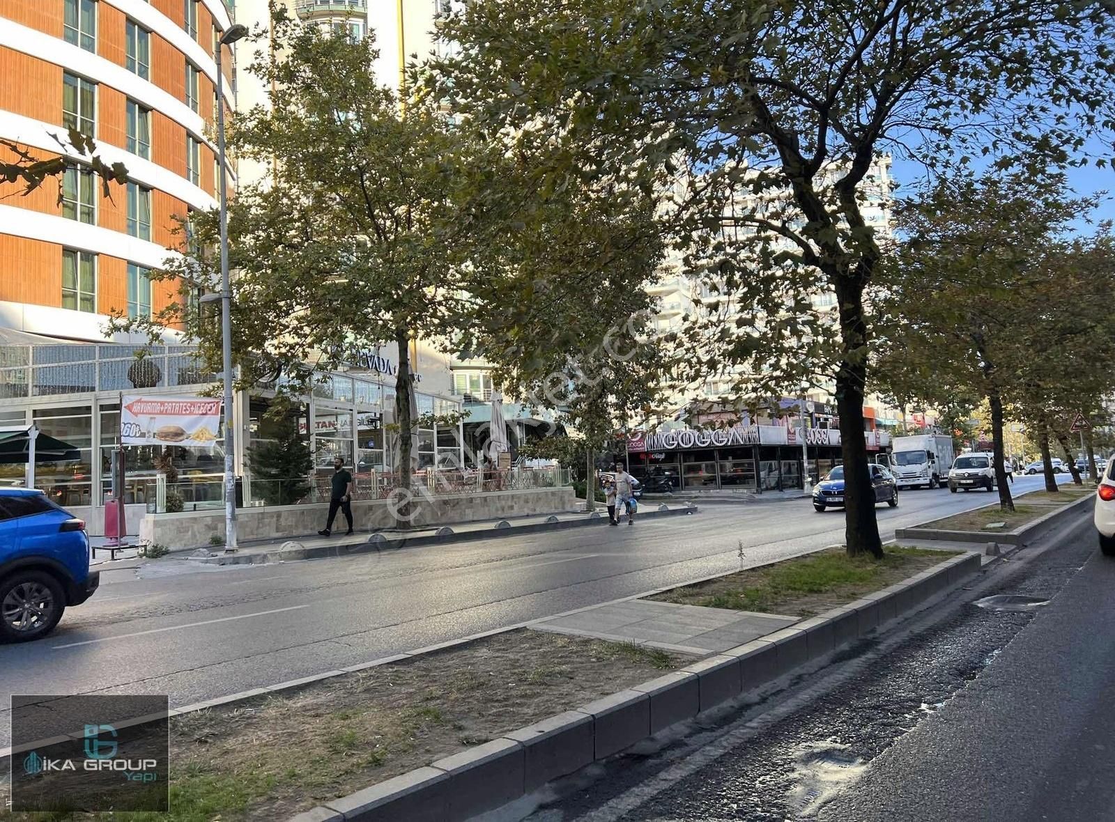 Site İçerisinde Metrobüse 2dk 2+1 170 M2 Teraslı Lüks Daire - Görsel 26