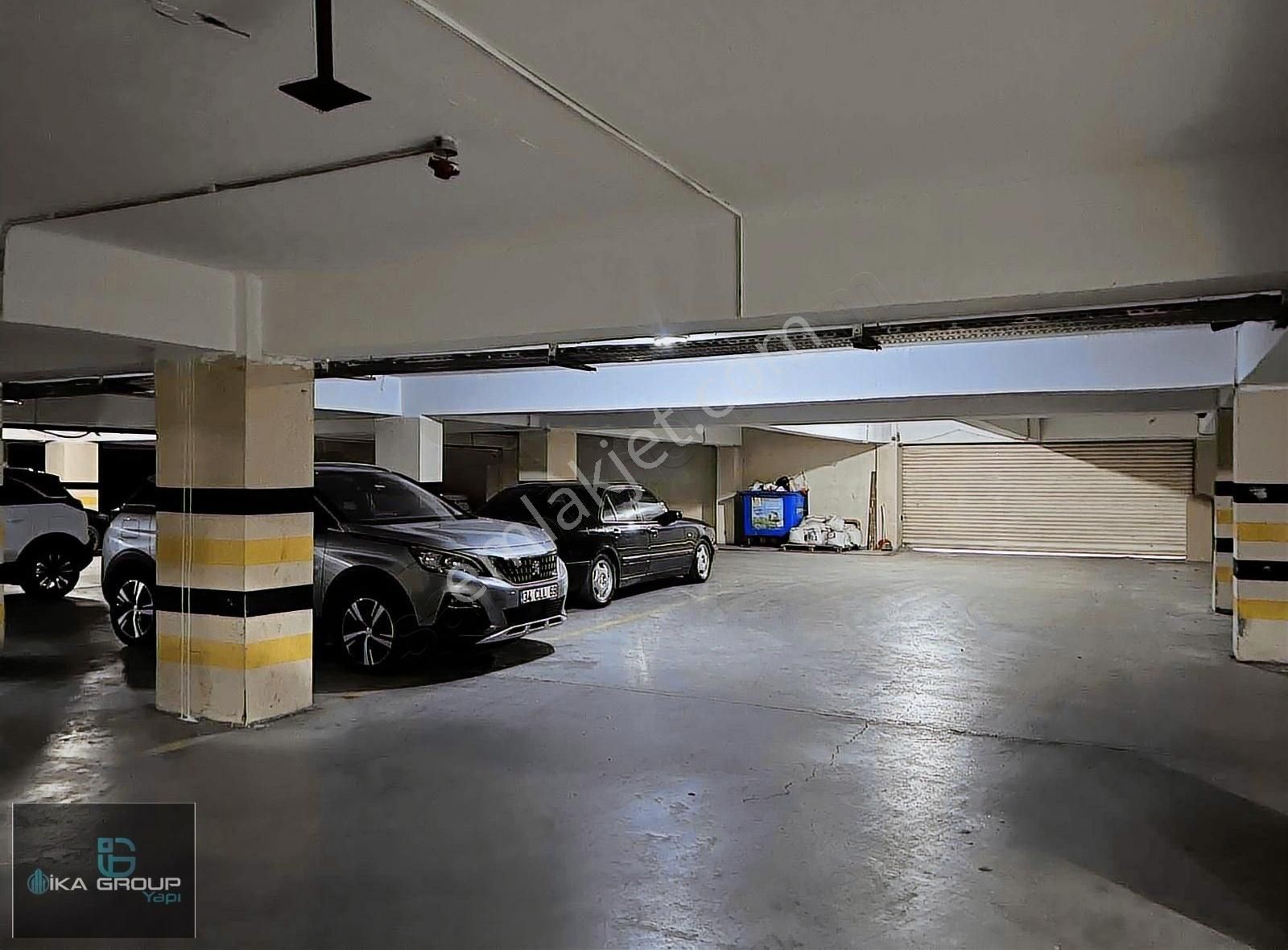 Site İçerisinde Metrobüse 2dk 2+1 170 M2 Teraslı Lüks Daire - Görsel 22