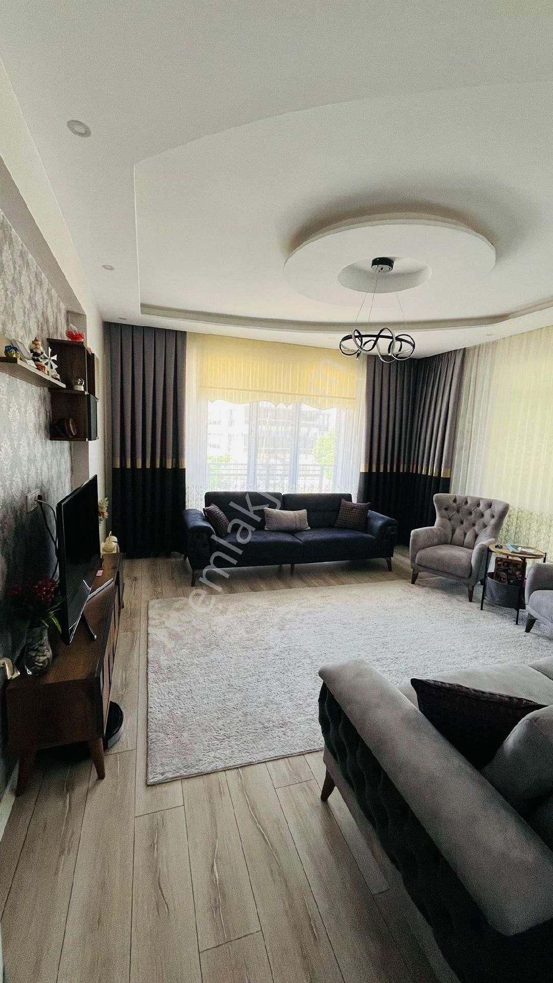 Uca'dan Petunya Sitesin De 3+1 Garajlı Satılık Daire! - Görsel 5