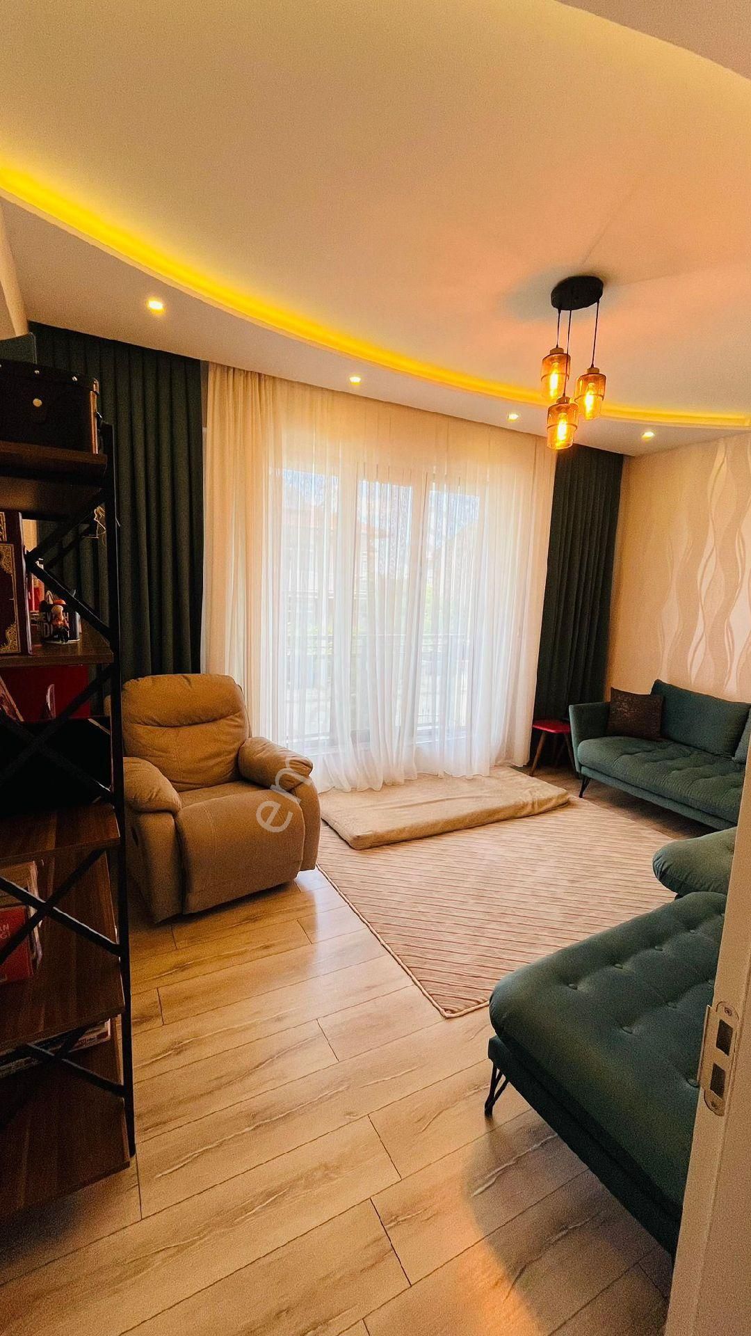 Uca'dan Petunya Sitesin De 3+1 Garajlı Satılık Daire! - Görsel 11