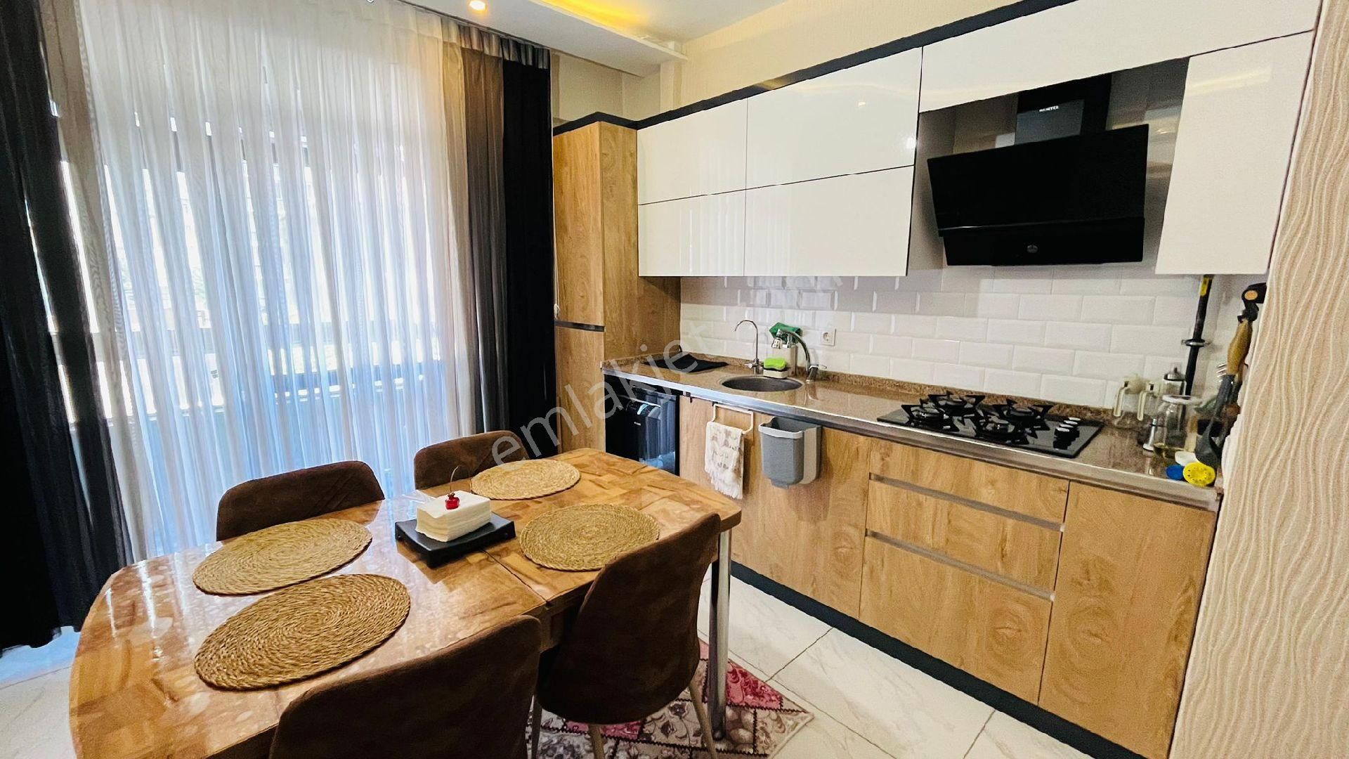 Uca'dan Petunya Sitesin De 3+1 Garajlı Satılık Daire! - Görsel 8