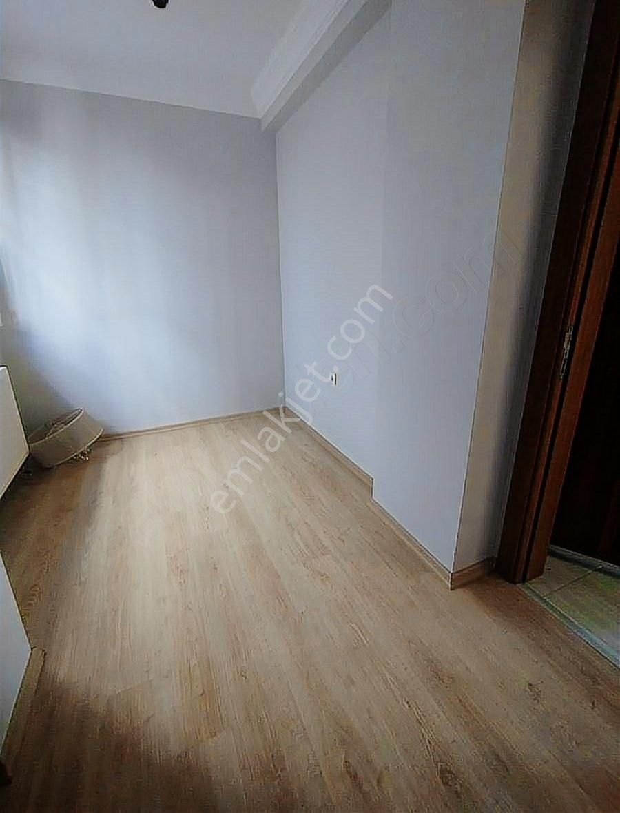 Kavaklı Merkez 2+1 Düz Giriş Bahçe Kullanimli - Görsel 13