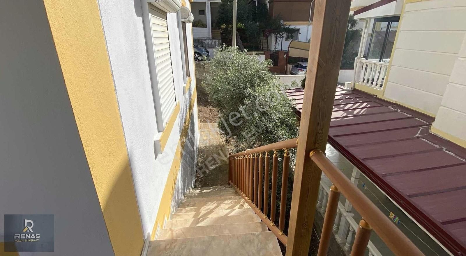Didim Akbük'te Deniz Manzaralı Geniş Bahçeli Müstakil Villa - Görsel 19