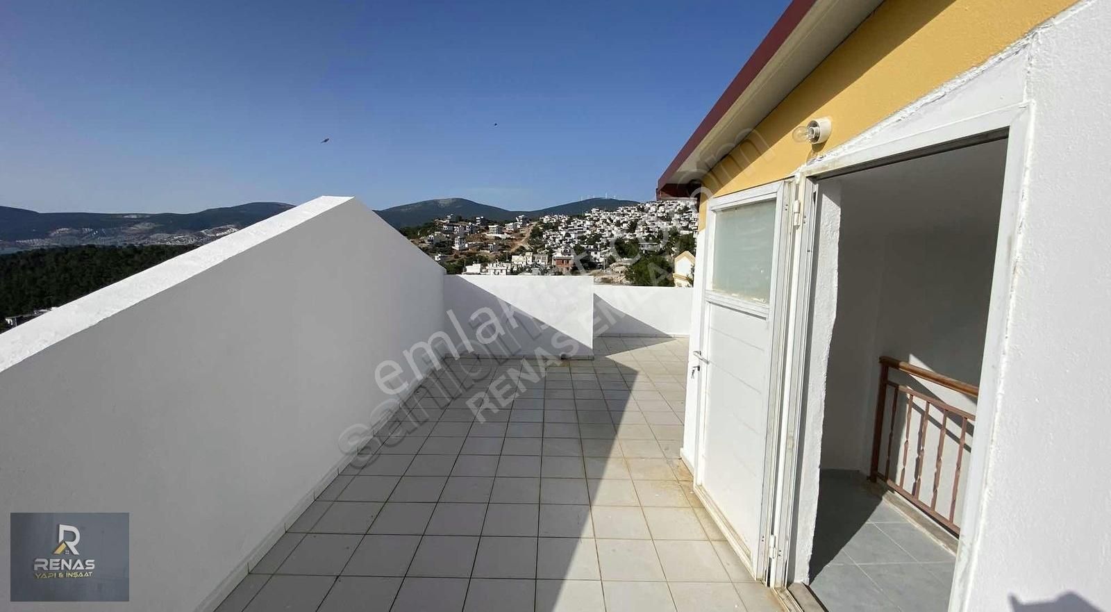 Didim Akbük'te Deniz Manzaralı Geniş Bahçeli Müstakil Villa - Görsel 24