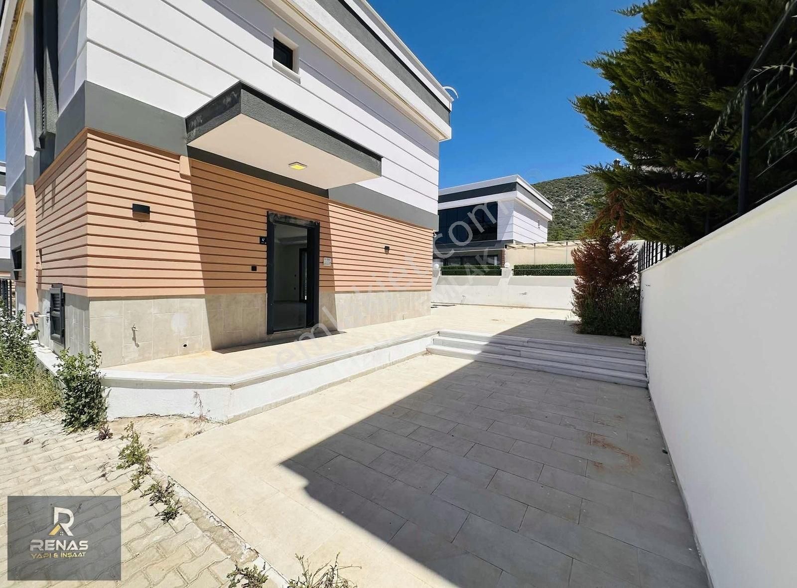 Didim Akbük'te Doğa İle İç İçe Havuzlu 3+1 Geniş Veranda Alanı - Görsel 24