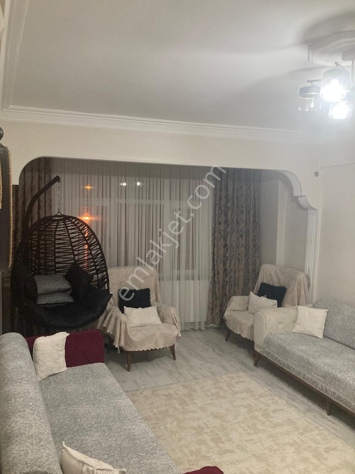 Bayrampaşa Yahya Kemal Caddesinde 2+1/90m2/2.kat Satılık Daire