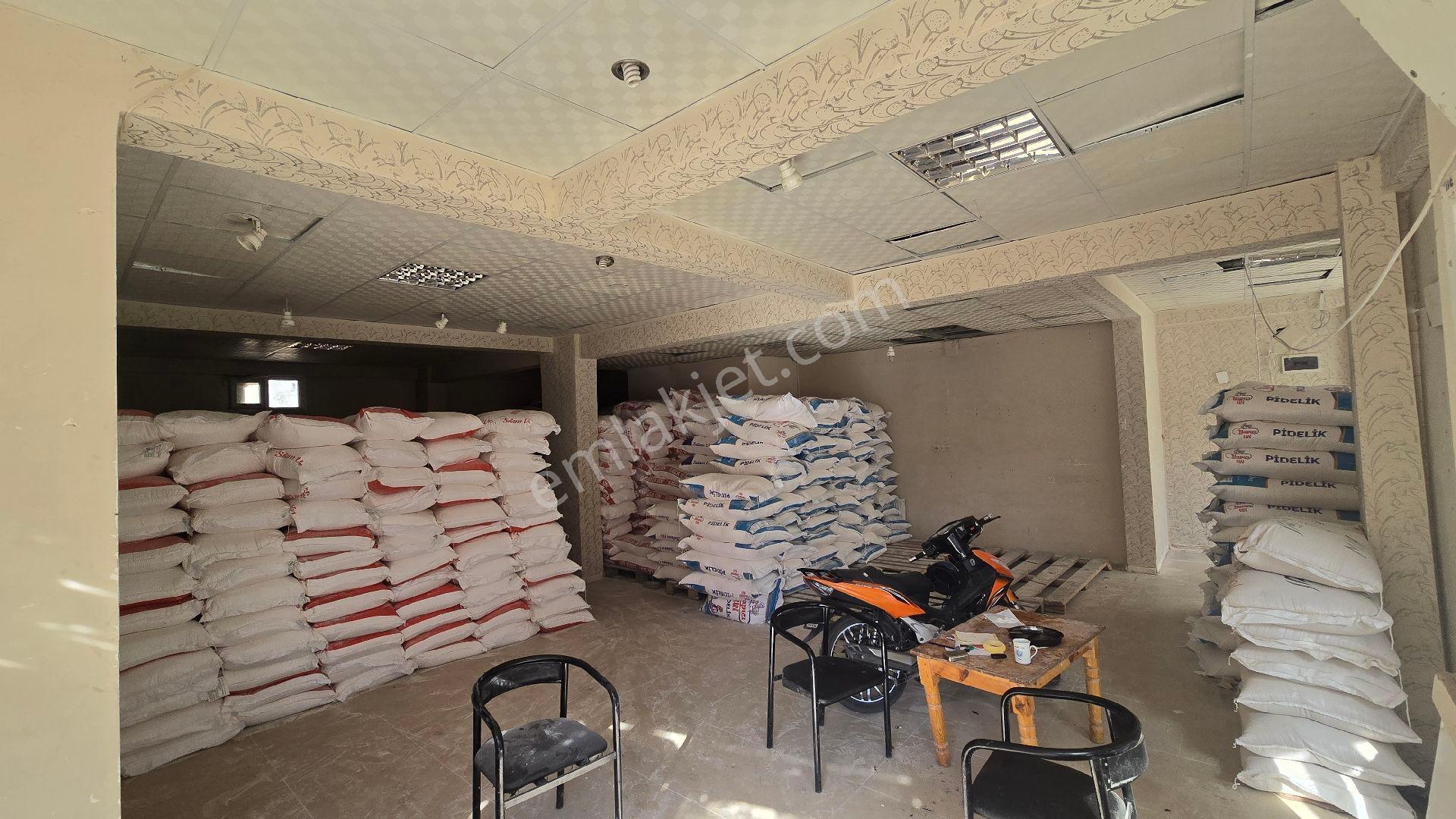 Berat Arpacık Gayrimenkul 'den Sırrın'da Satılık Dükkan Köşe Başı - Görsel 3