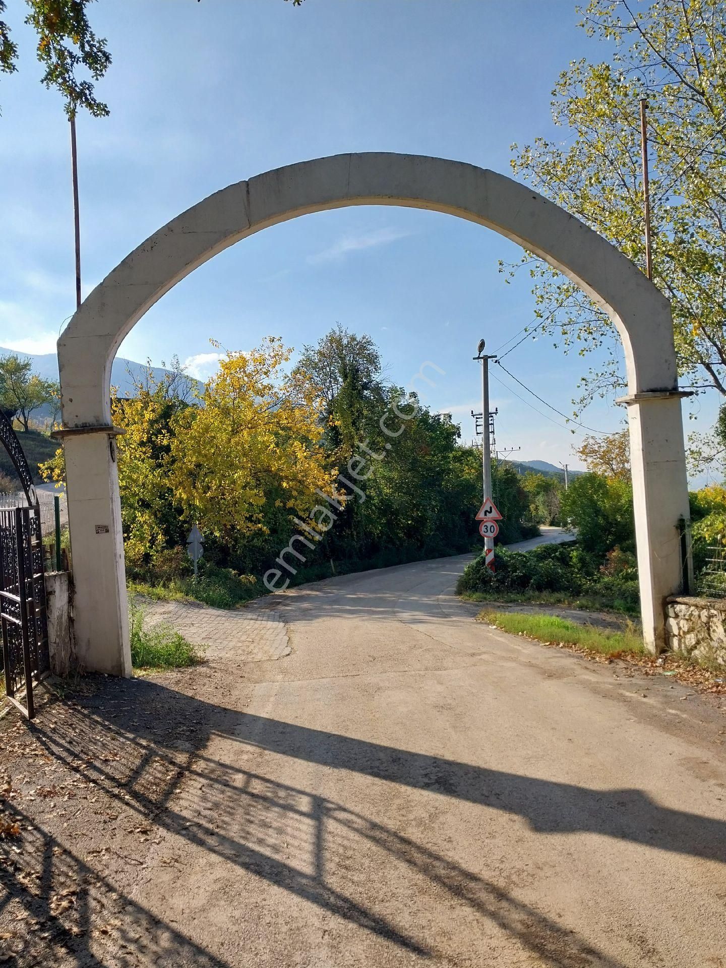 Kestel Orhaniye'de Satılık Anayolla Cephe Kıymetli Satılık Arazi - Görsel 5