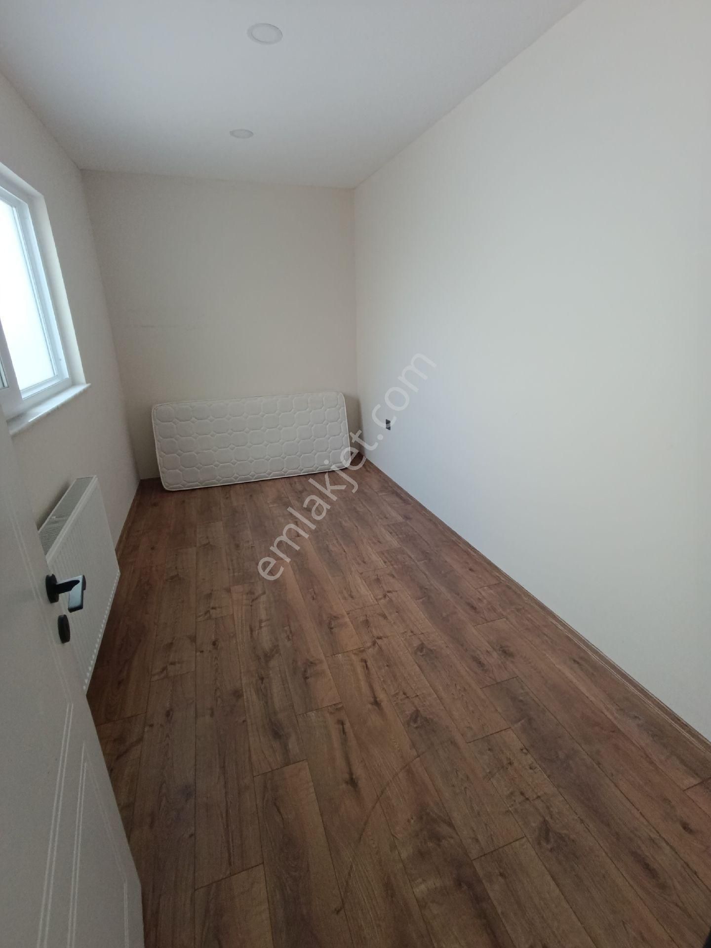 Bahçeyaka'da Satılık Havuzlu 3 Katlı Villa - Görsel 23