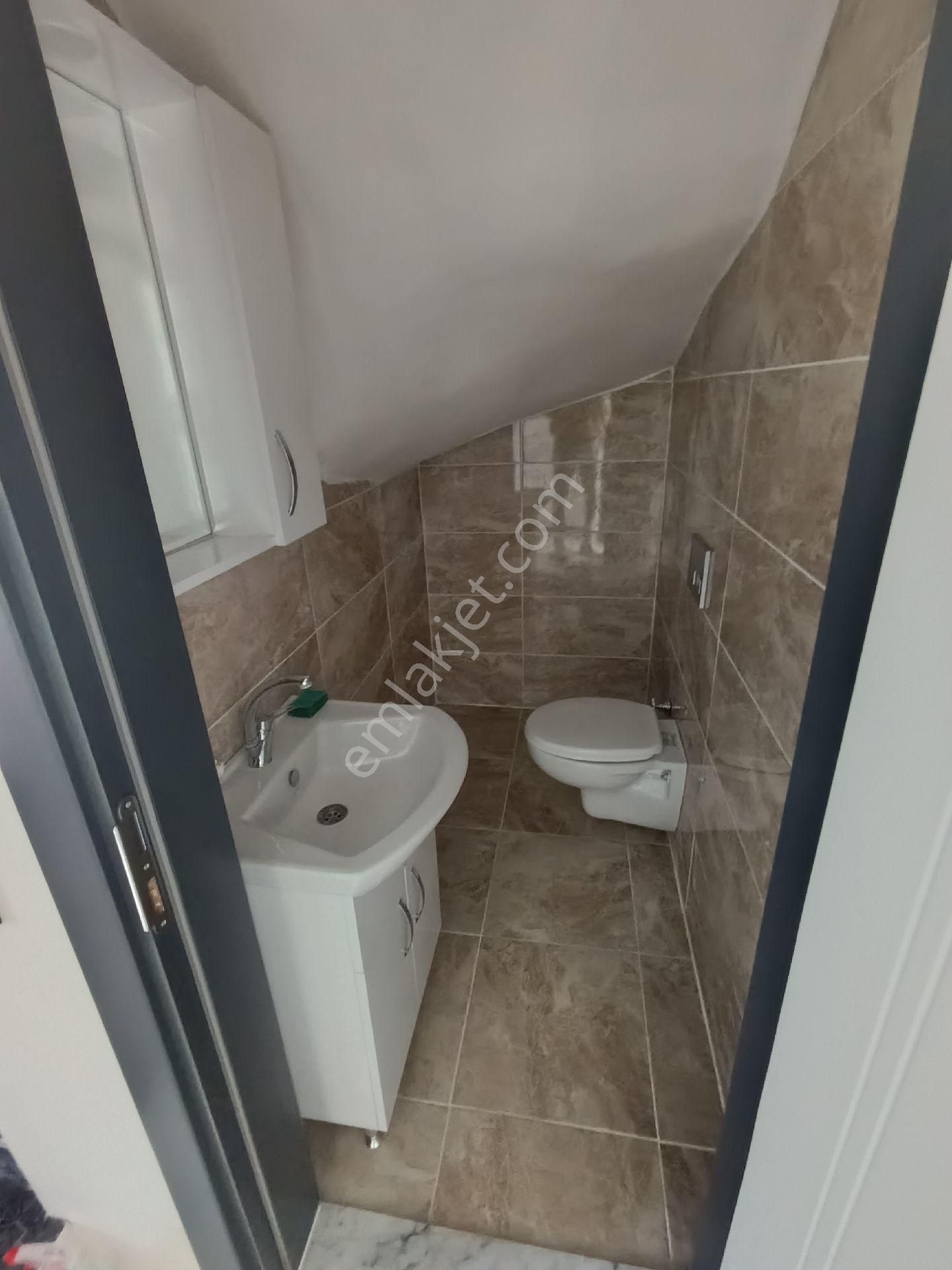 Bahçeyaka'da Satılık Havuzlu 3 Katlı Villa - Görsel 11