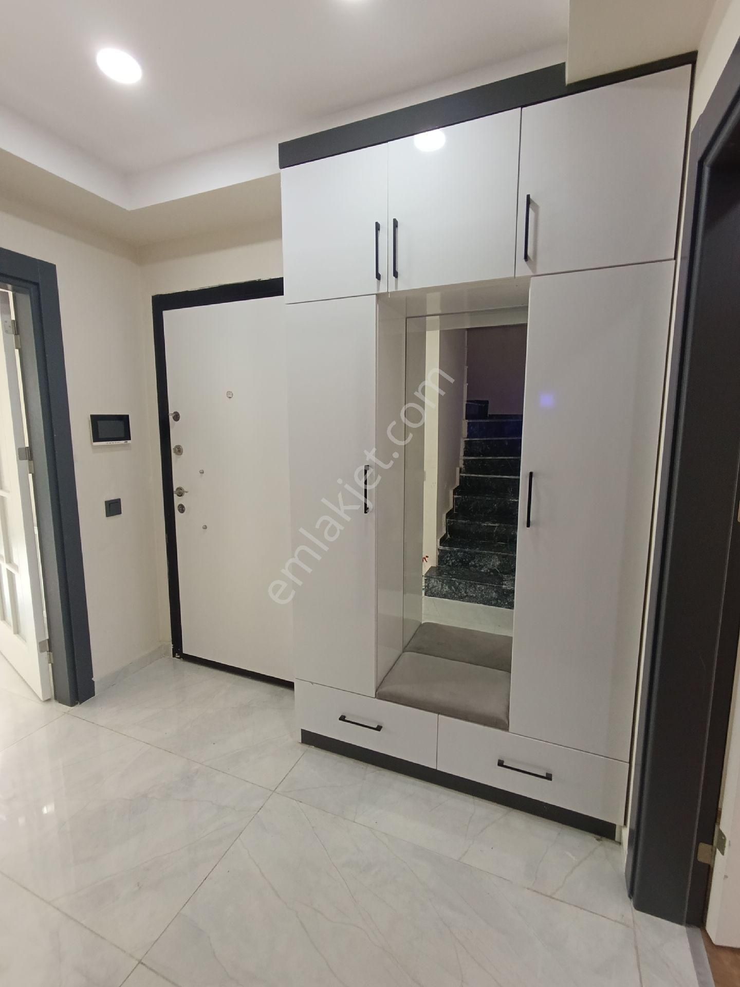 Bahçeyaka'da Satılık Havuzlu 3 Katlı Villa - Görsel 15