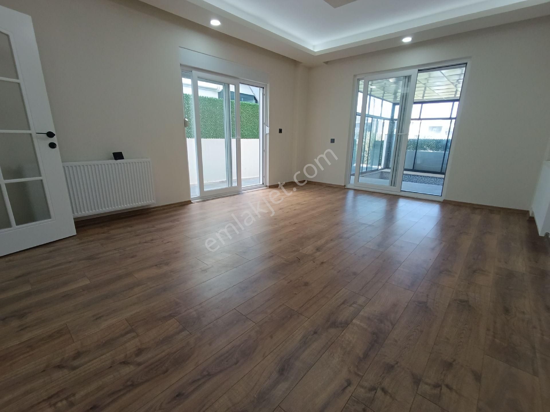 Bahçeyaka'da Satılık Havuzlu 3 Katlı Villa - Görsel 13