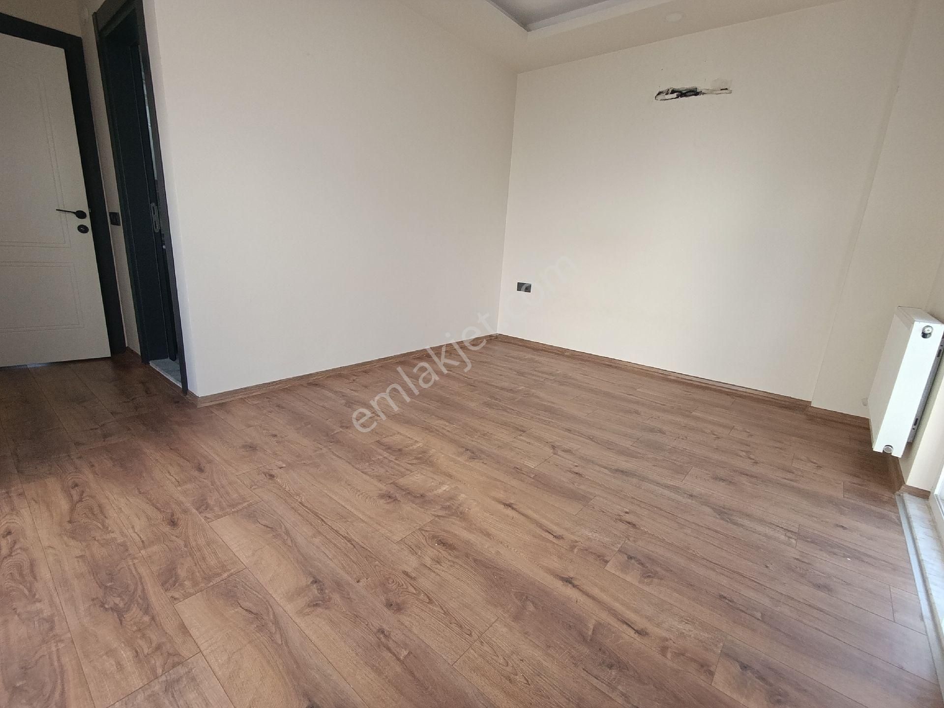 Bahçeyaka'da Satılık Havuzlu 3 Katlı Villa - Görsel 21