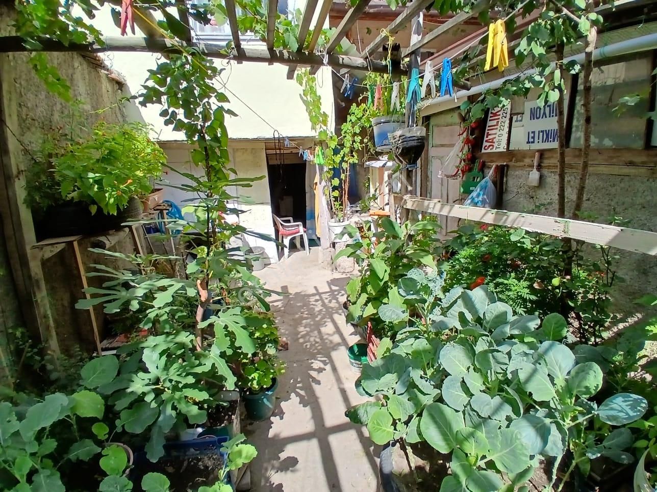 Akçay Emlak'tan Akşehir Anıt Meydanı Civarında İçi-dışı Komple Bakımlı Satılık Müstakil Ev - Görsel 17