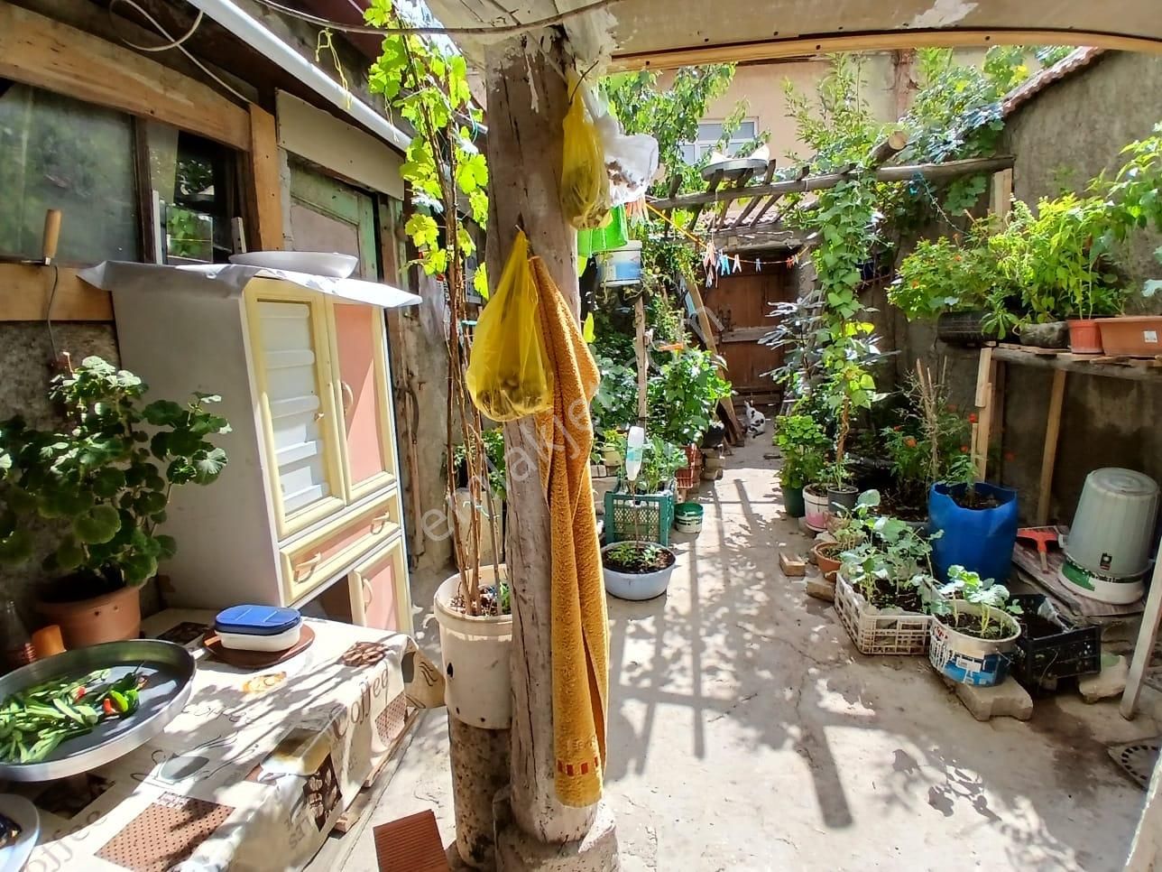 Akçay Emlak'tan Akşehir Anıt Meydanı Civarında İçi-dışı Komple Bakımlı Satılık Müstakil Ev - Görsel 19