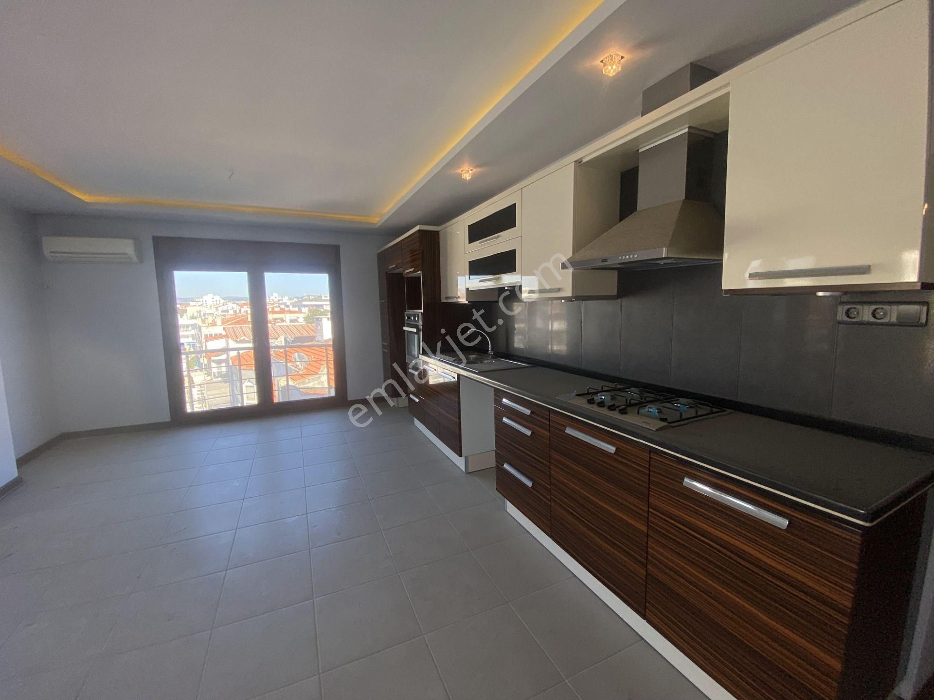 Balıkesir Ayvalık Sarımsaklı Da Satılık Daire.denize Sıfır - Görsel 9