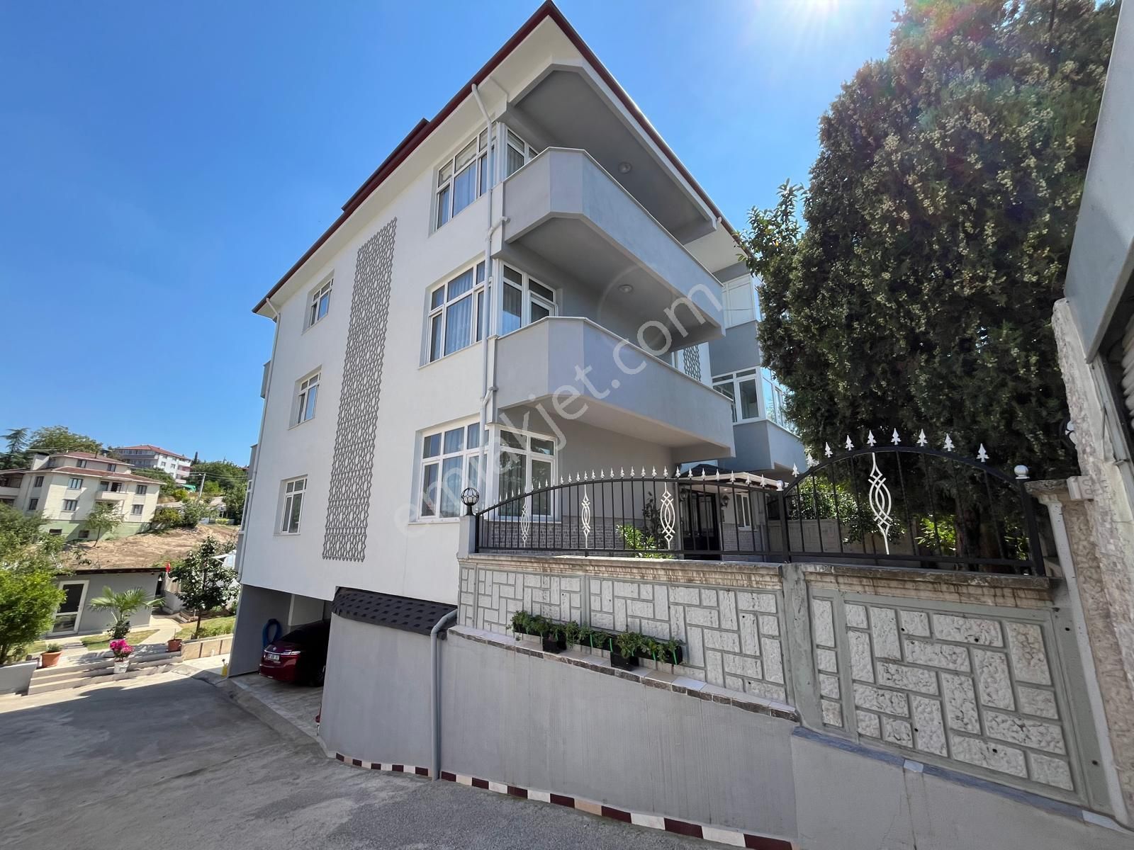 Bahçecikte Doğayla İç İçe Panoramik Deniz Manzaralı Müstakil Bahçeli Ev