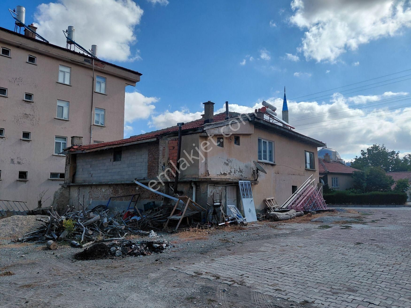 Bizim Emlaktan 2 Katlı Bahçeli Mustakil Arsa Parasına - Görsel 21